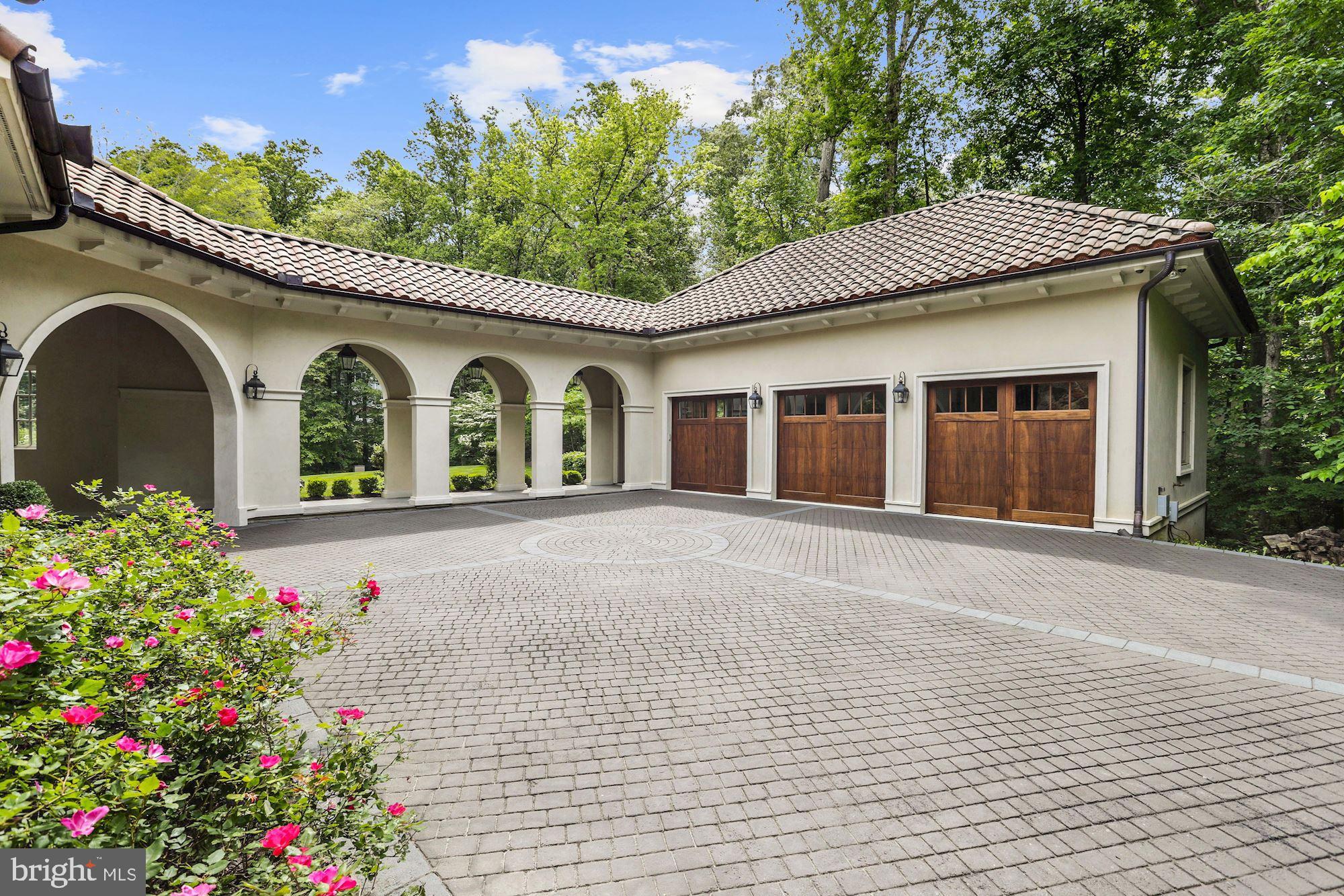 LANGLEY OAKS - Residential