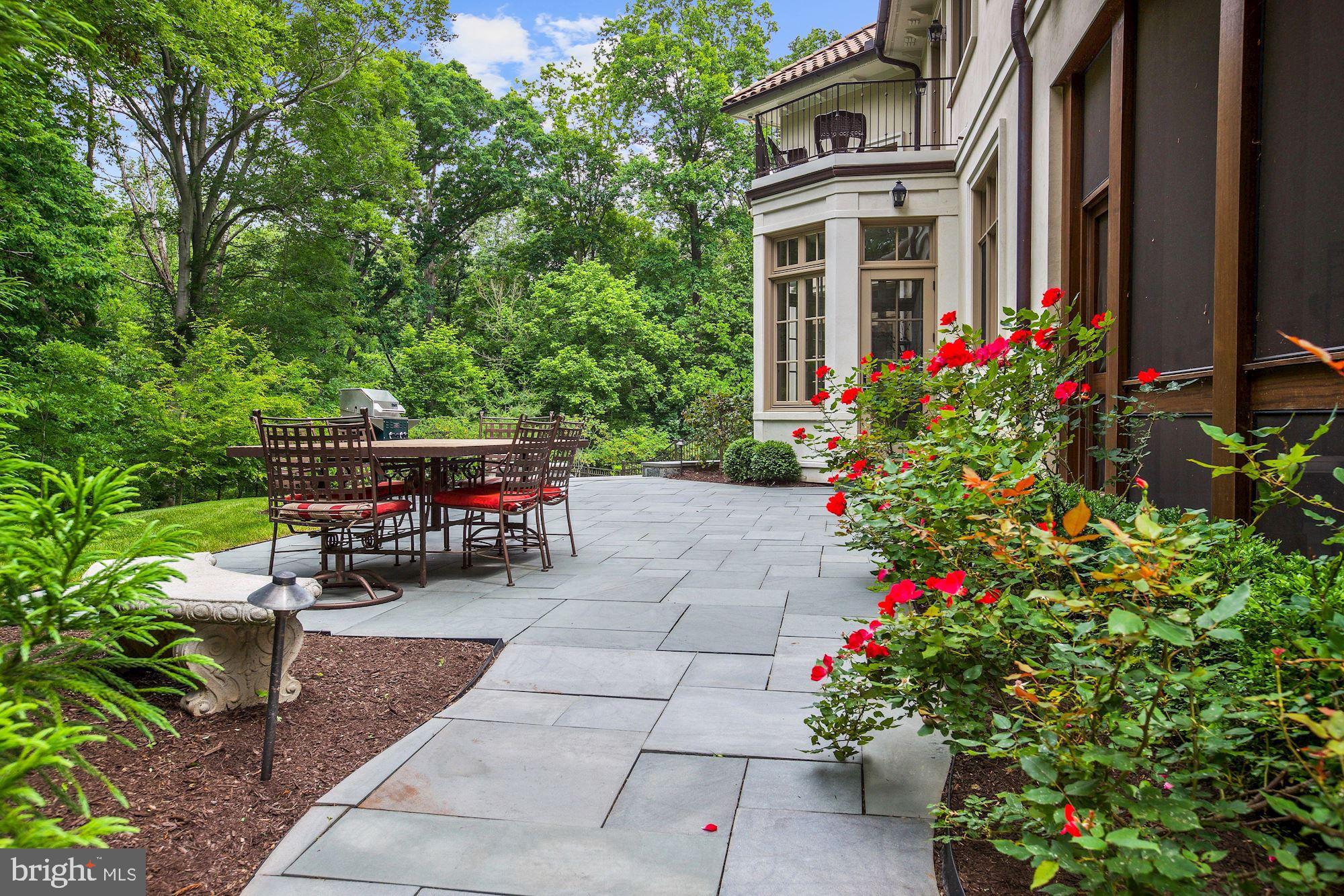 LANGLEY OAKS - Residential