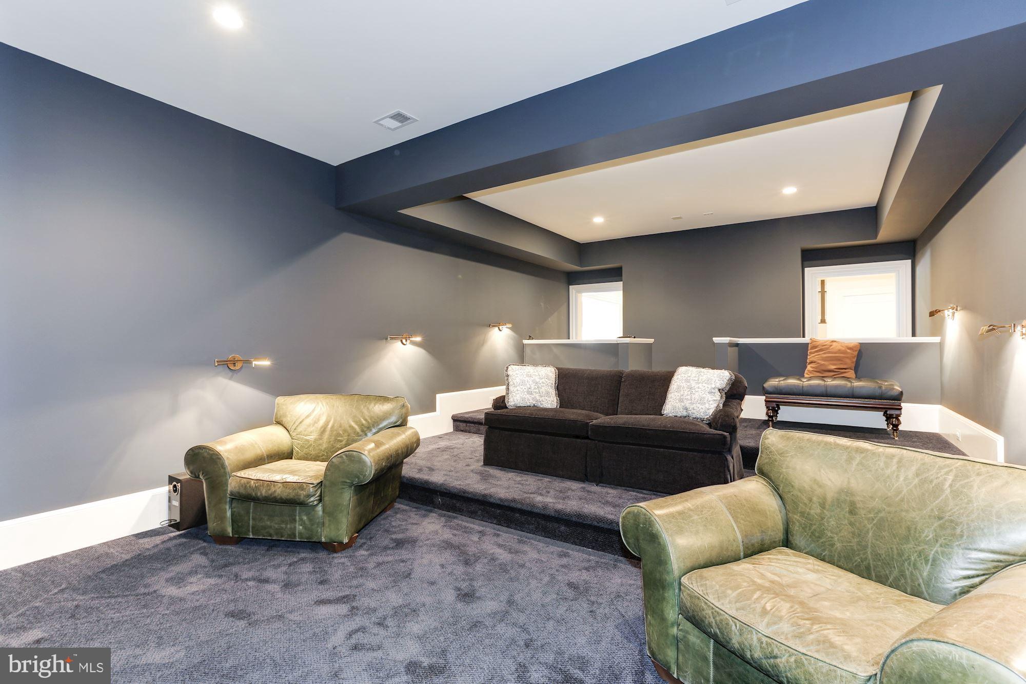 LANGLEY OAKS - Residential