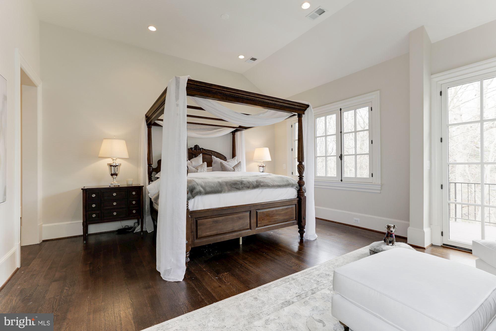 LANGLEY OAKS - Residential