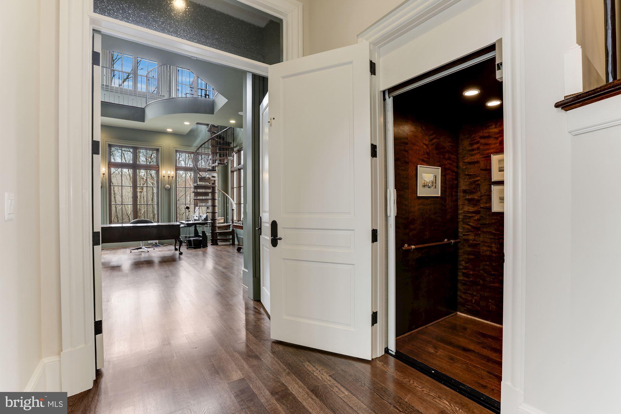 LANGLEY OAKS - Residential