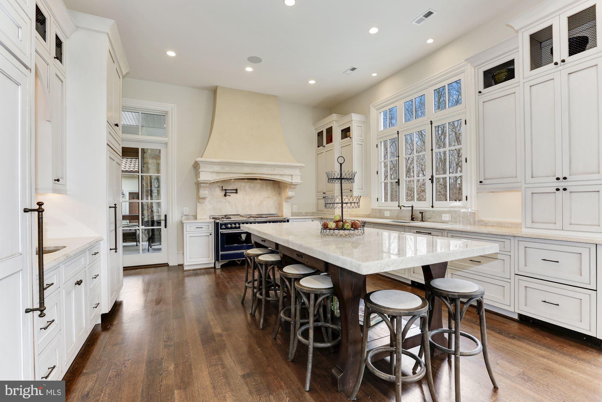 LANGLEY OAKS - Residential