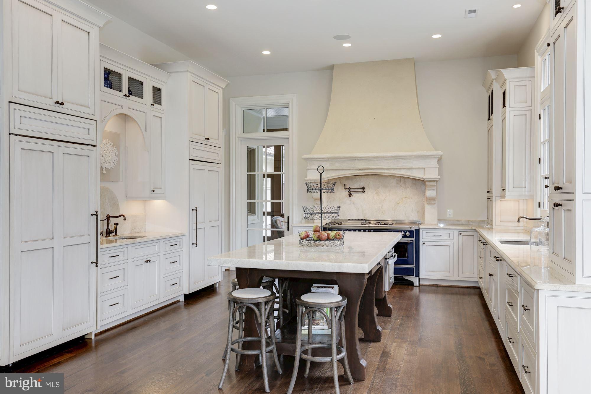 LANGLEY OAKS - Residential