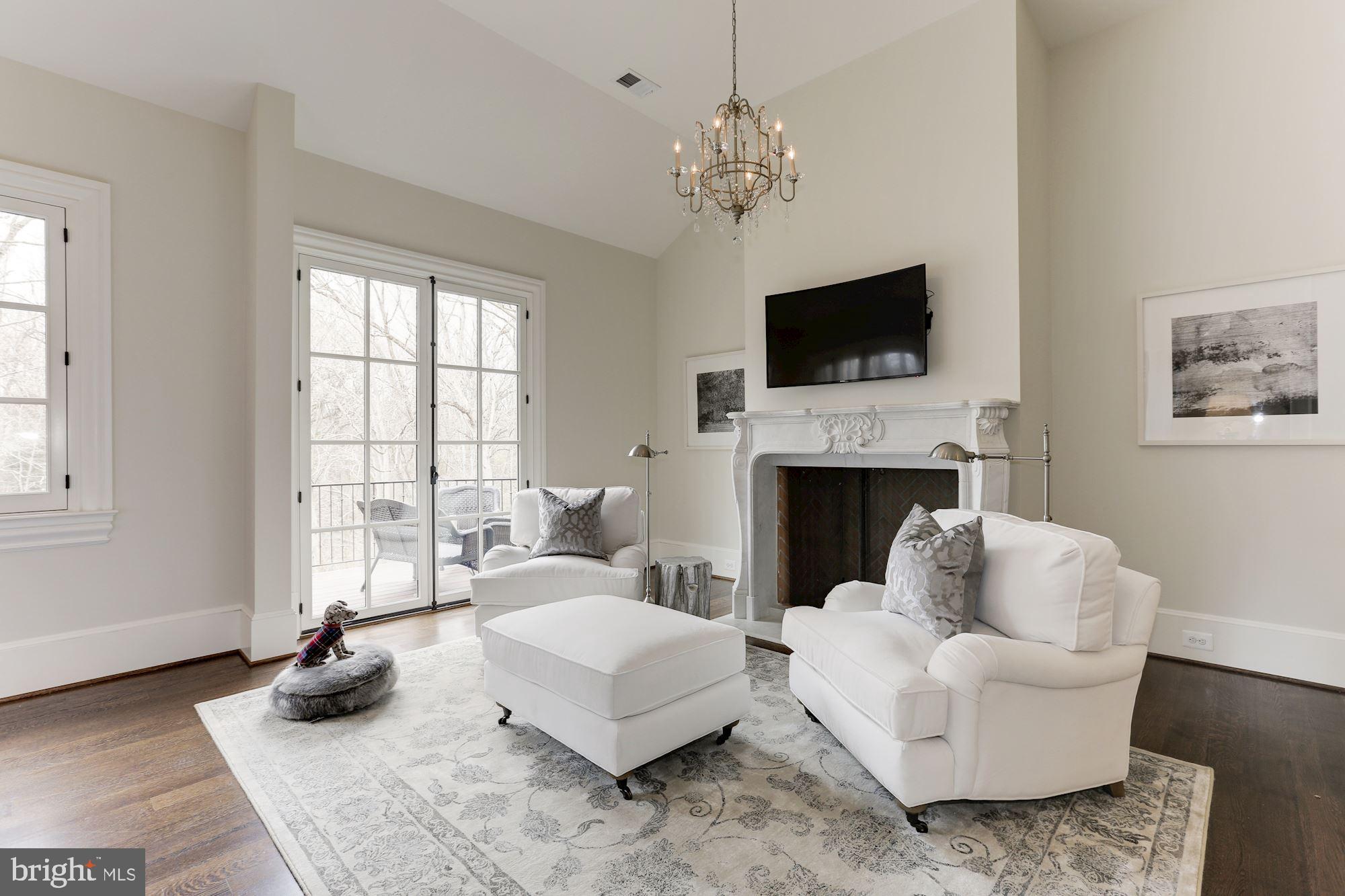 LANGLEY OAKS - Residential
