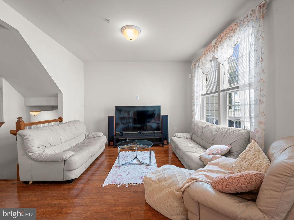 MONMOUTH MEADOWS - Residential