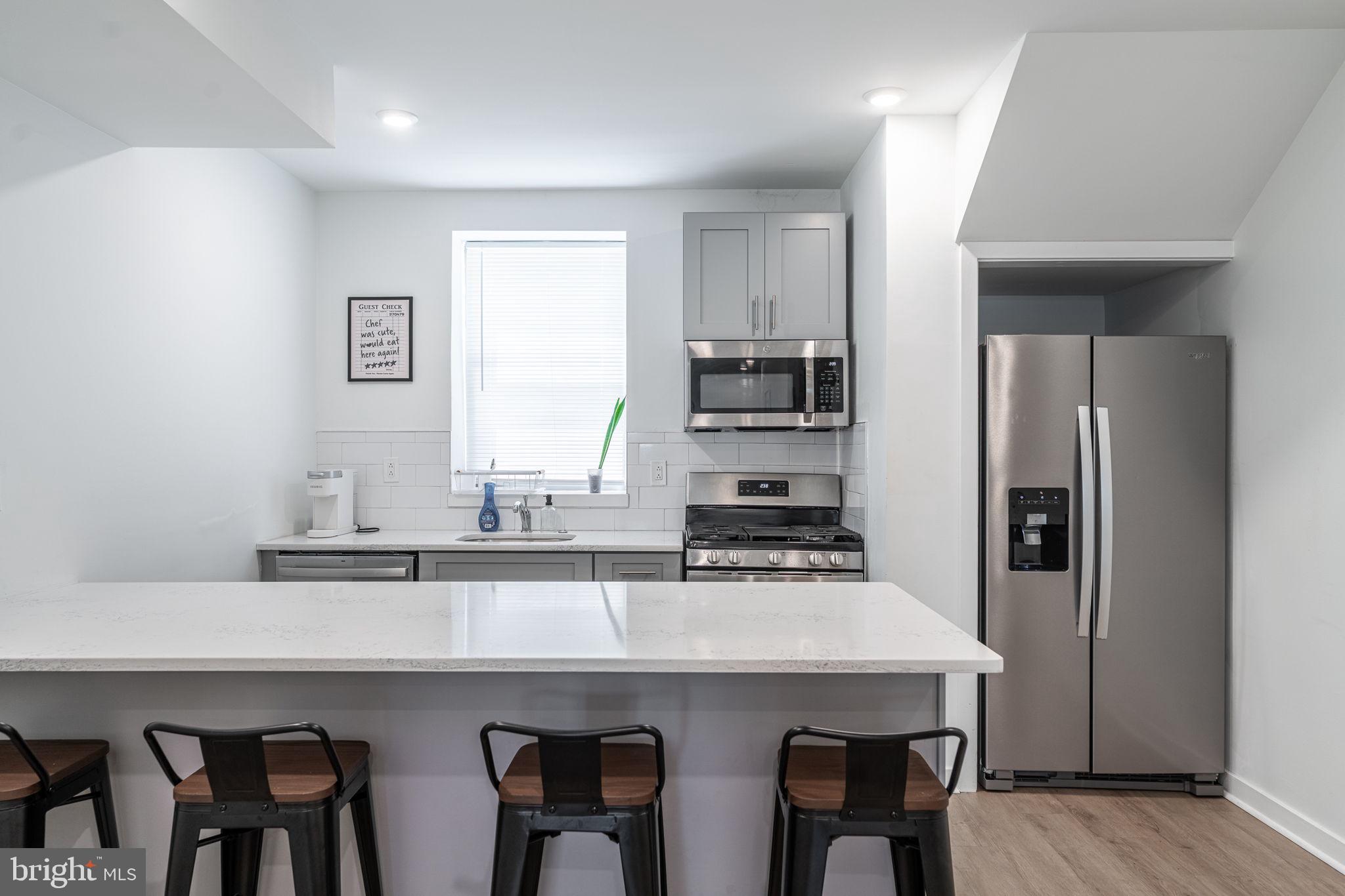 POINT BREEZE - Residential Income
