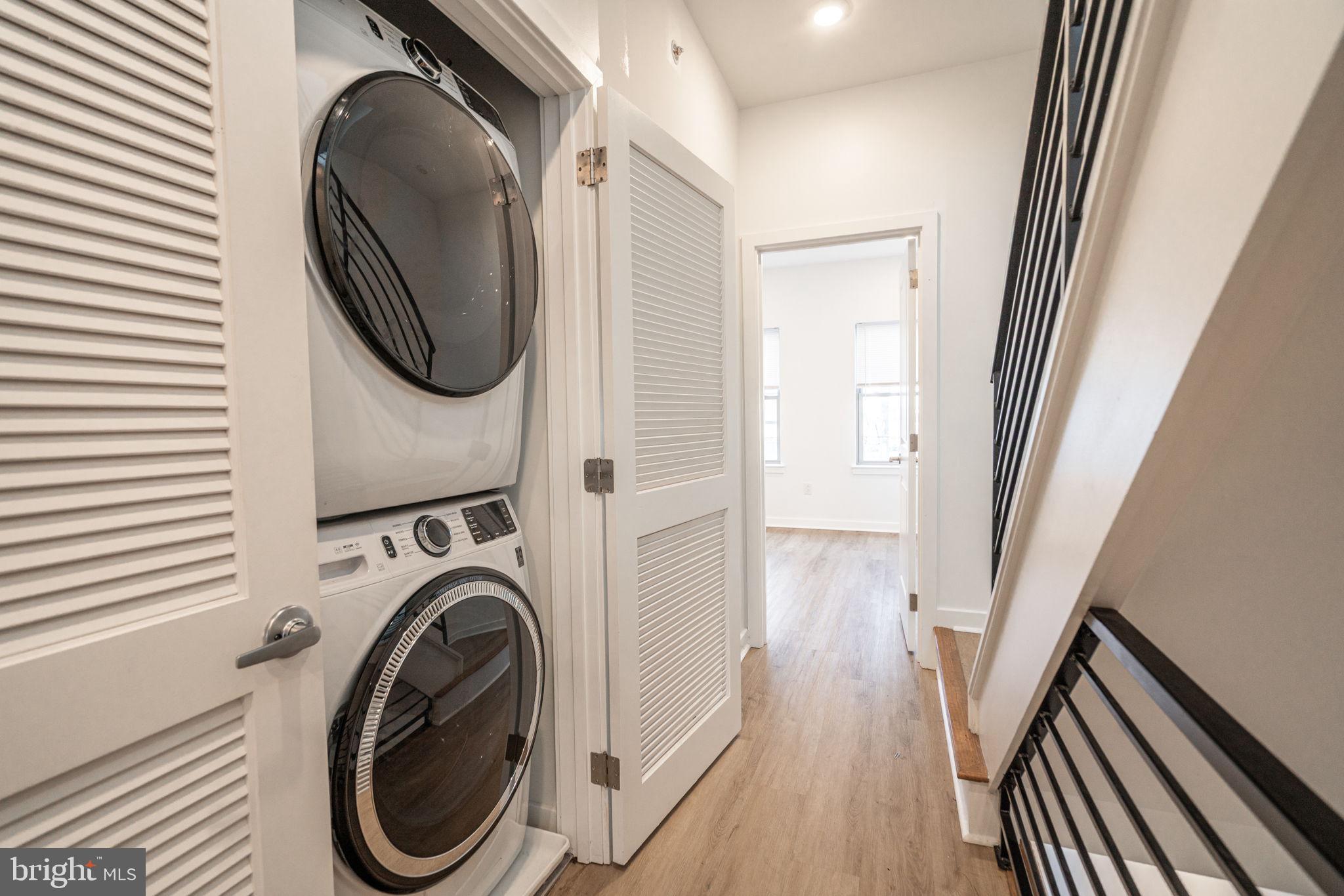POINT BREEZE - Residential Income