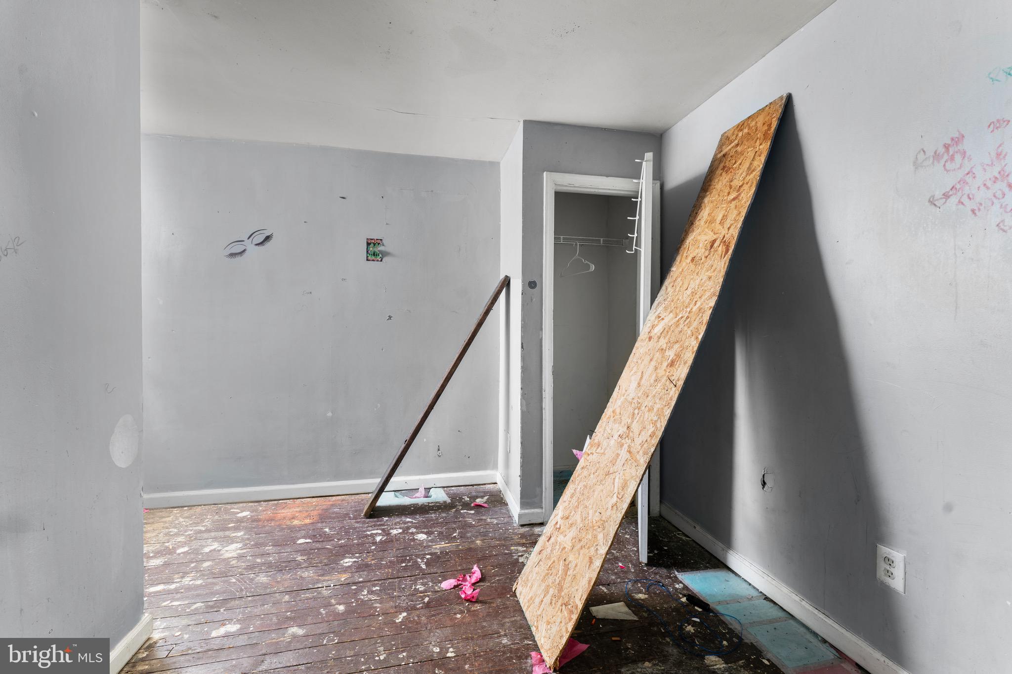 SANDTOWN-WINCHESTER - Residential