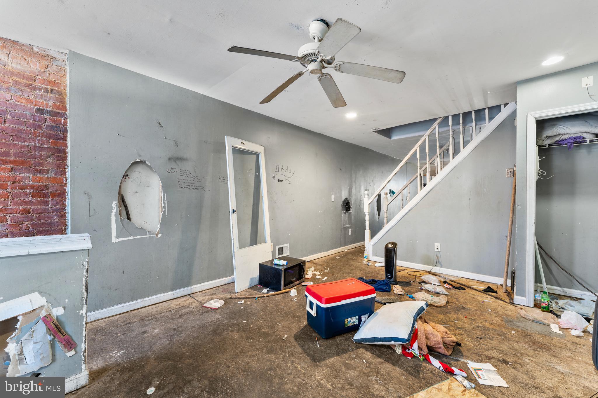 SANDTOWN-WINCHESTER - Residential