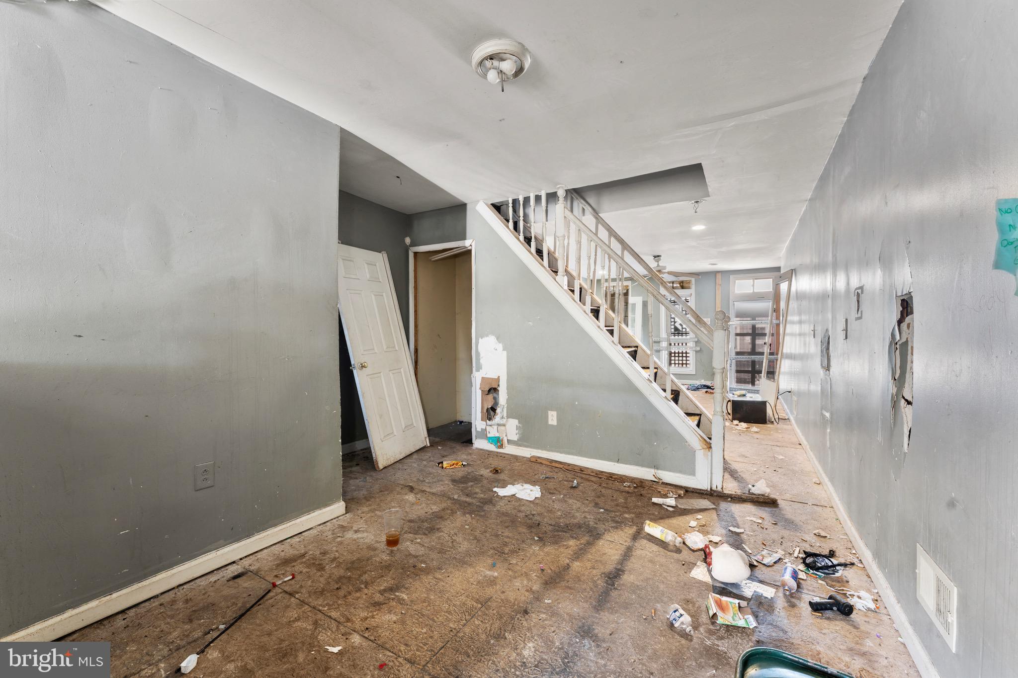SANDTOWN-WINCHESTER - Residential