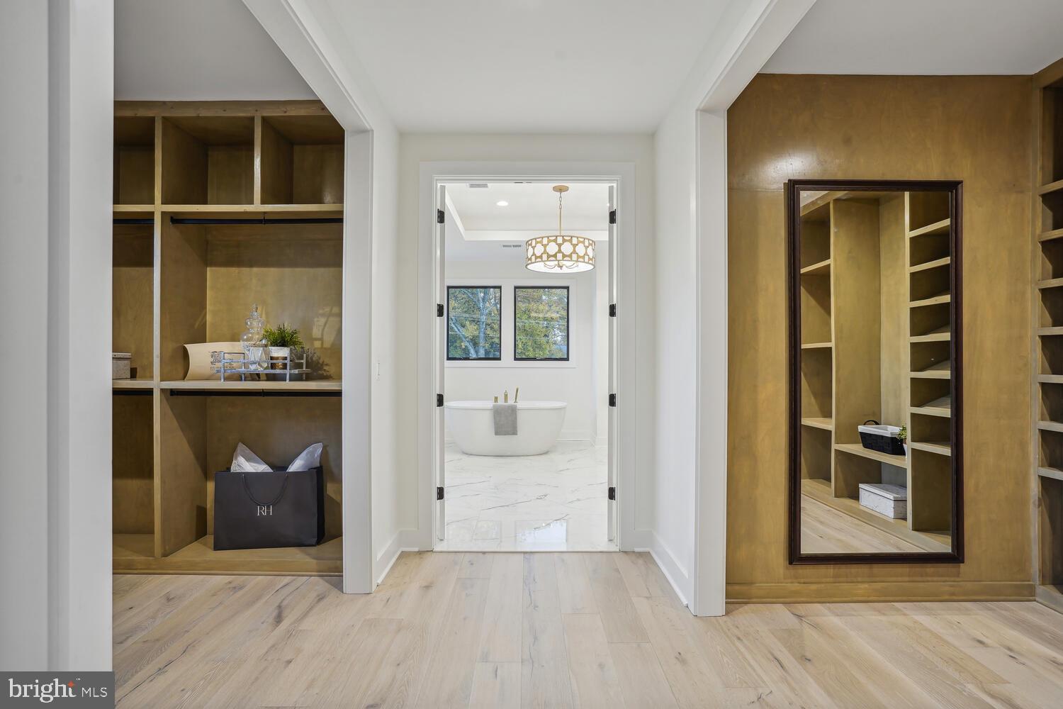 BROYHILLS MCLEAN ESTATES - Residential