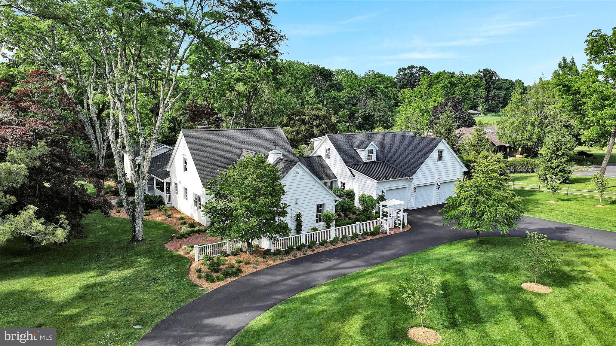 WHITE ACRES - Residential