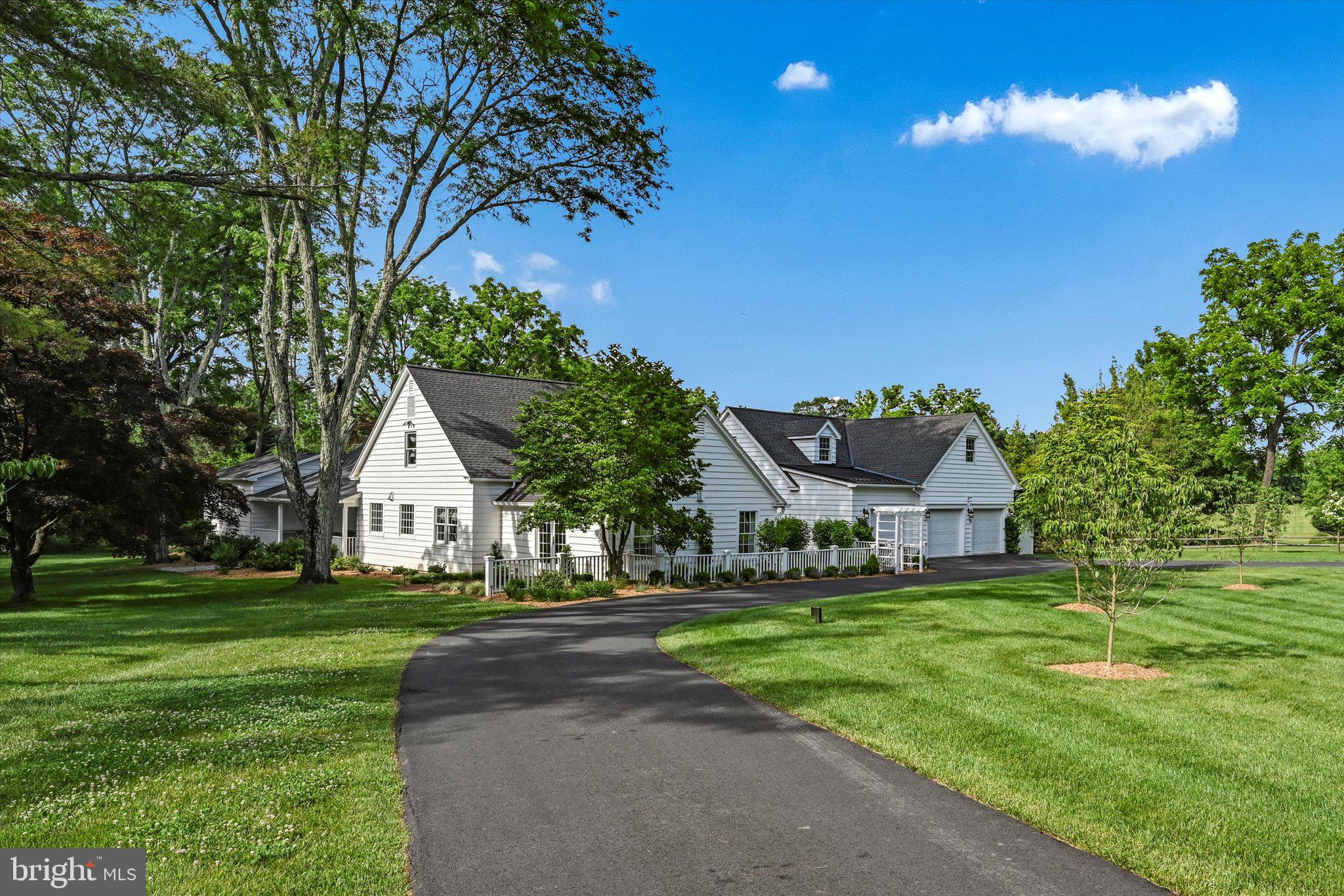 WHITE ACRES - Residential