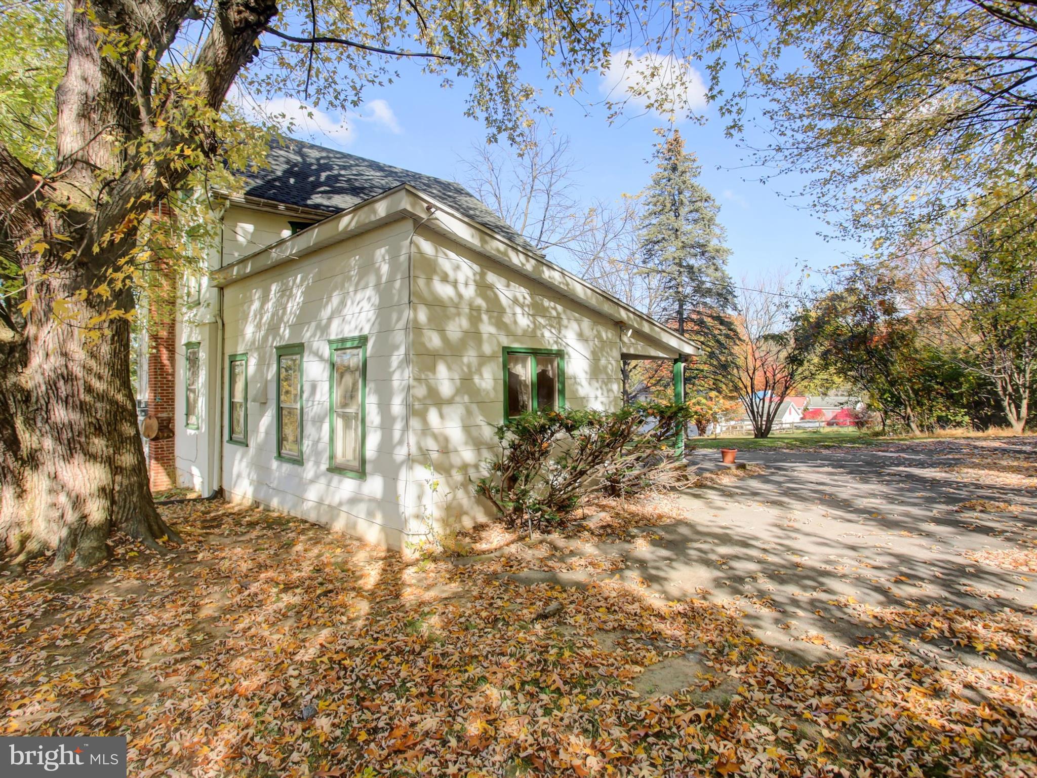 EDGEWOOD ROAD - Residential