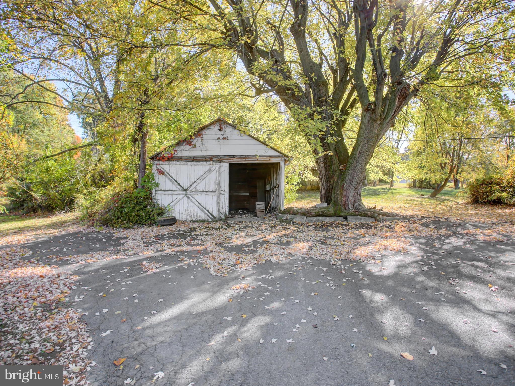EDGEWOOD ROAD - Residential