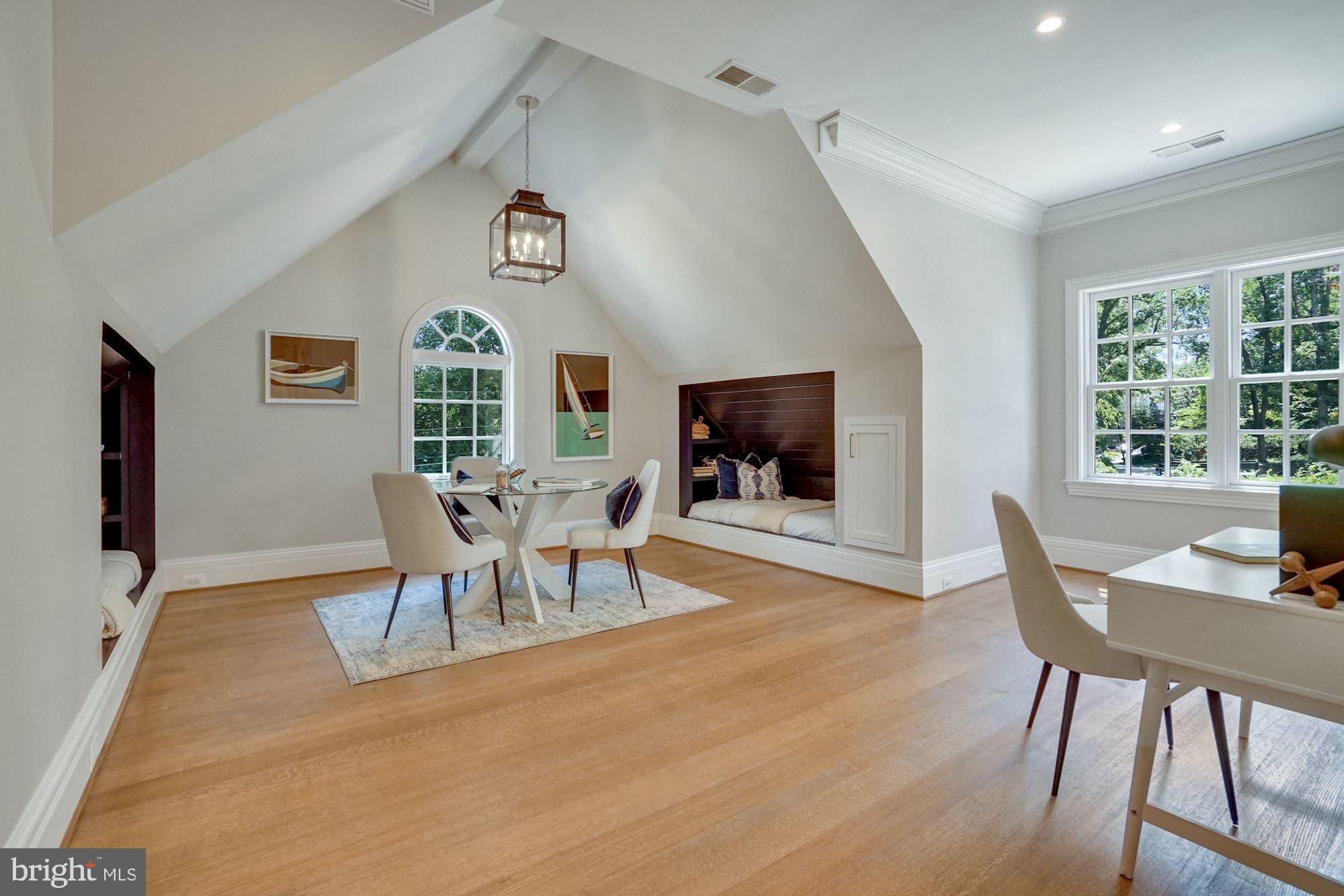 CHESTERBROOK WOODS - Residential
