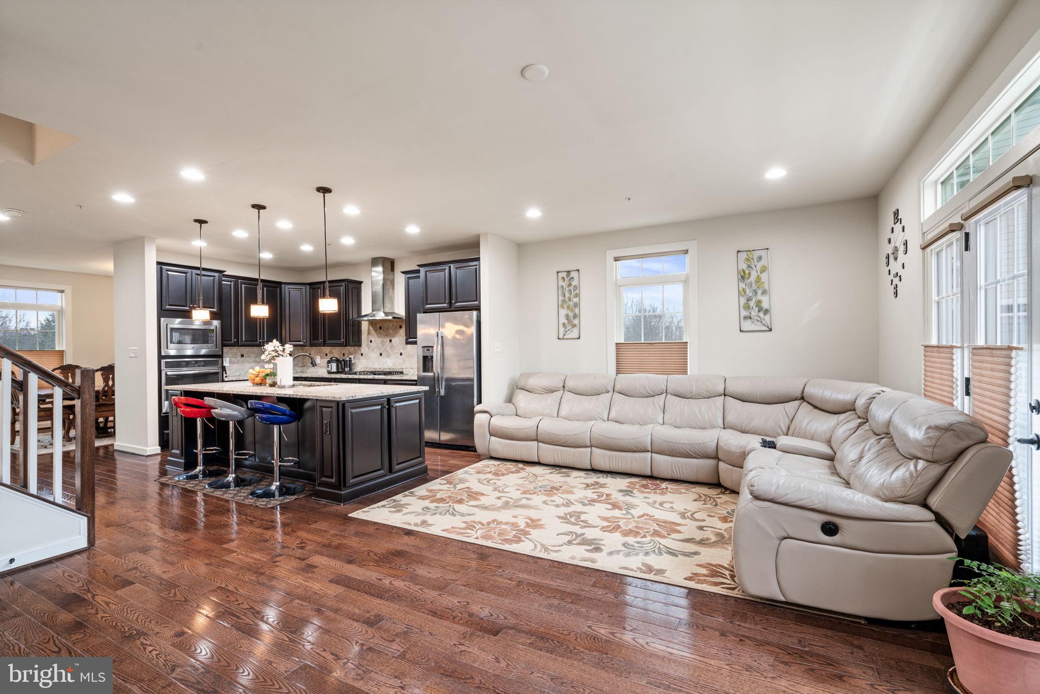 DISCOVERY SQUARE - Residential Lease