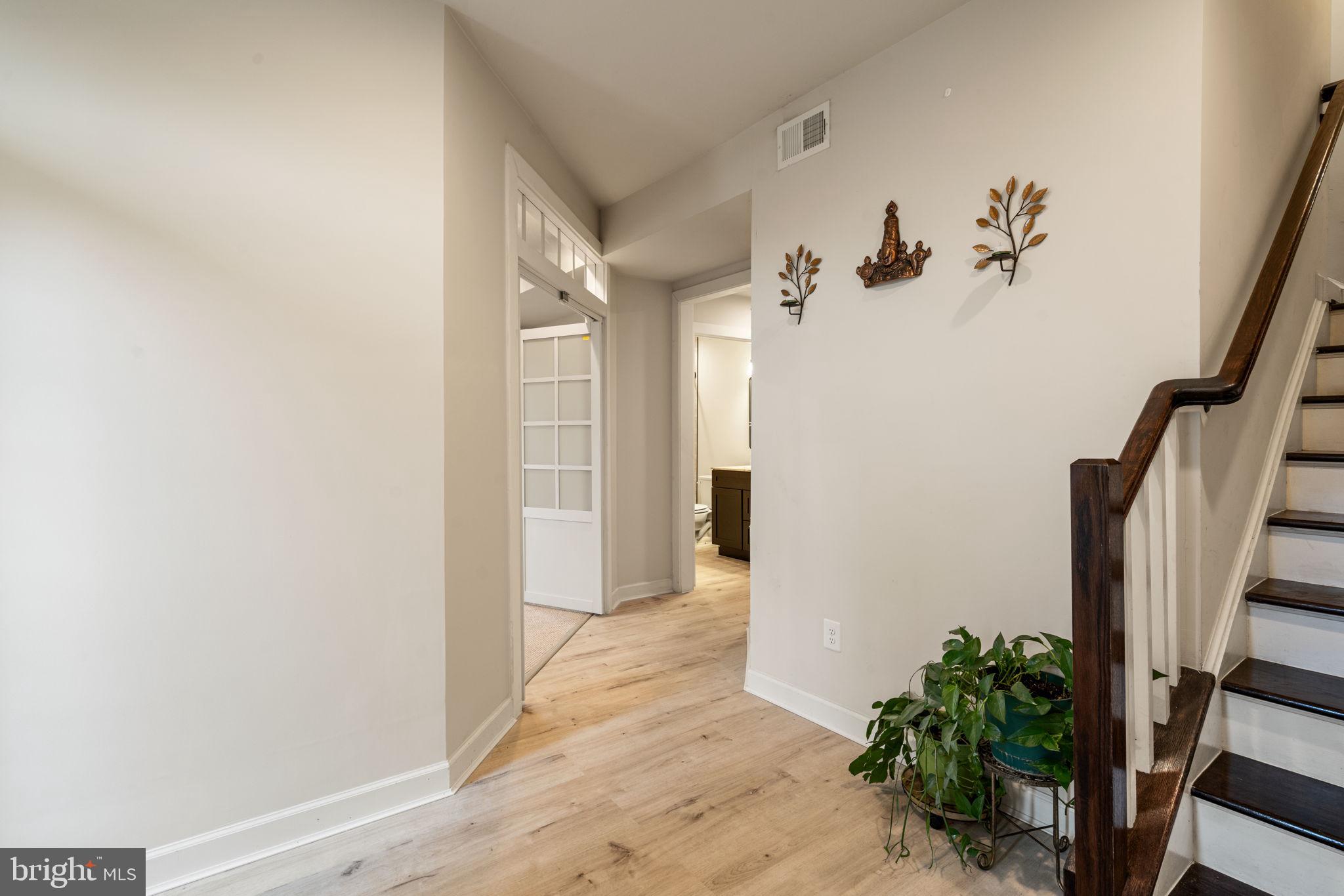 DISCOVERY SQUARE - Residential Lease