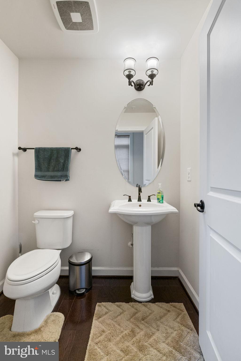 DISCOVERY SQUARE - Residential Lease