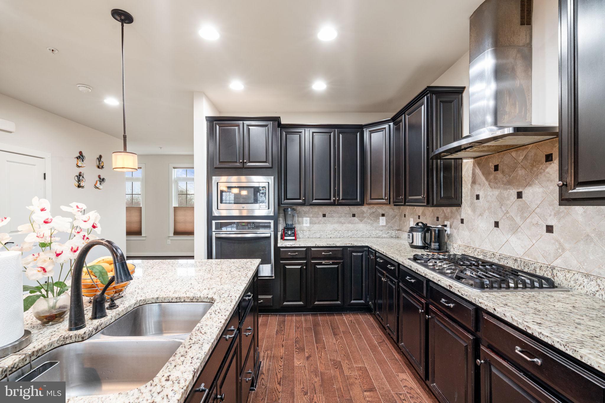 DISCOVERY SQUARE - Residential Lease