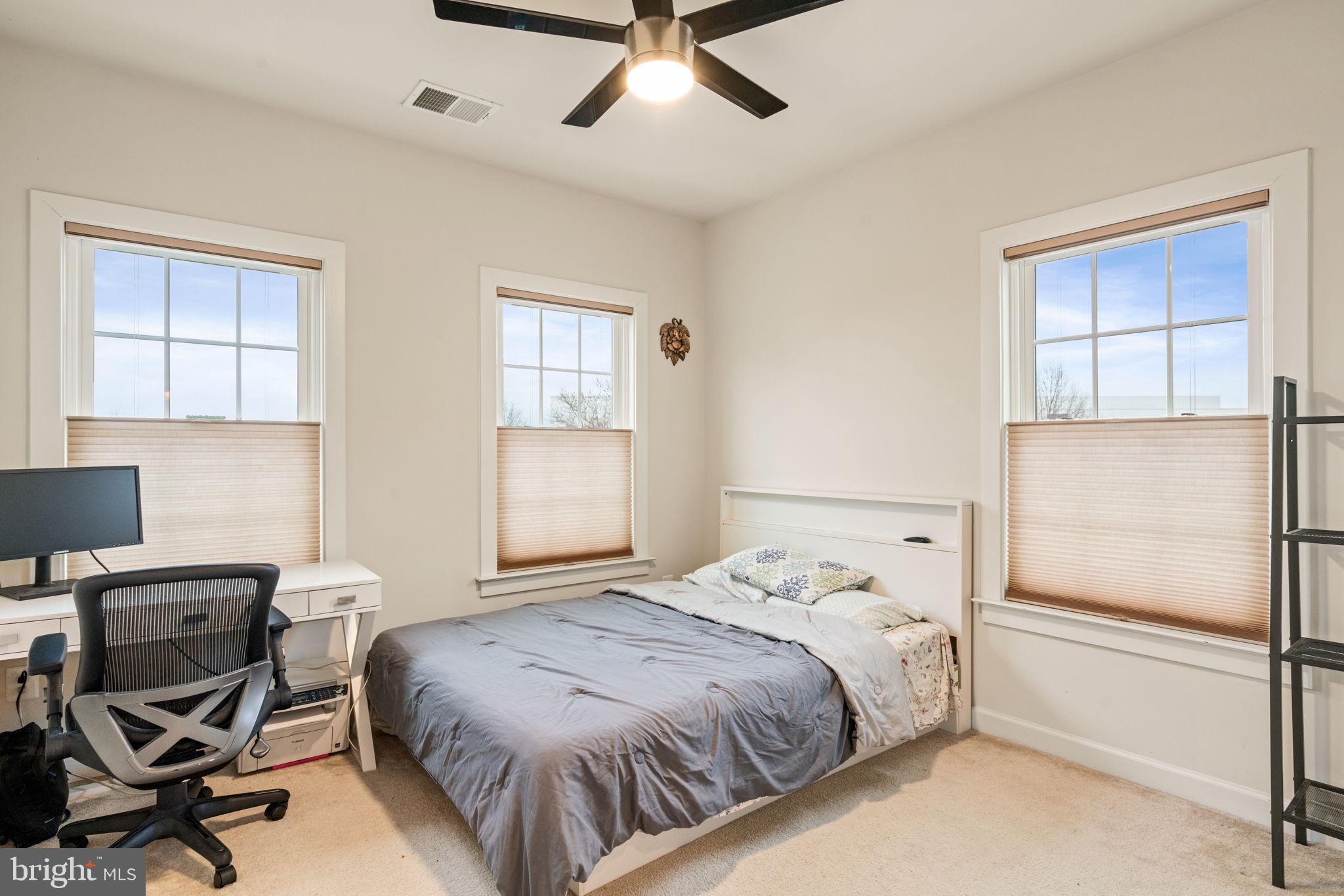 DISCOVERY SQUARE - Residential Lease