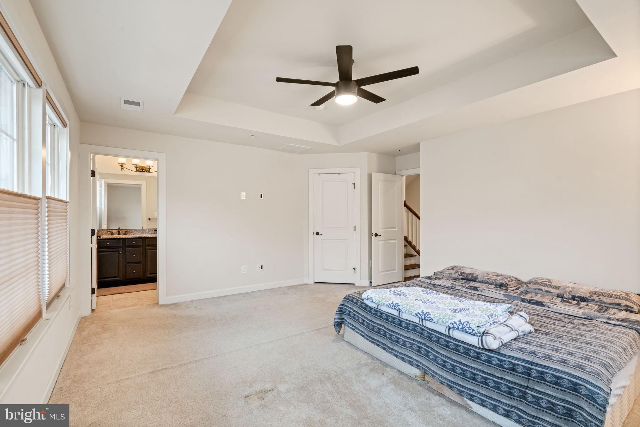 DISCOVERY SQUARE - Residential Lease