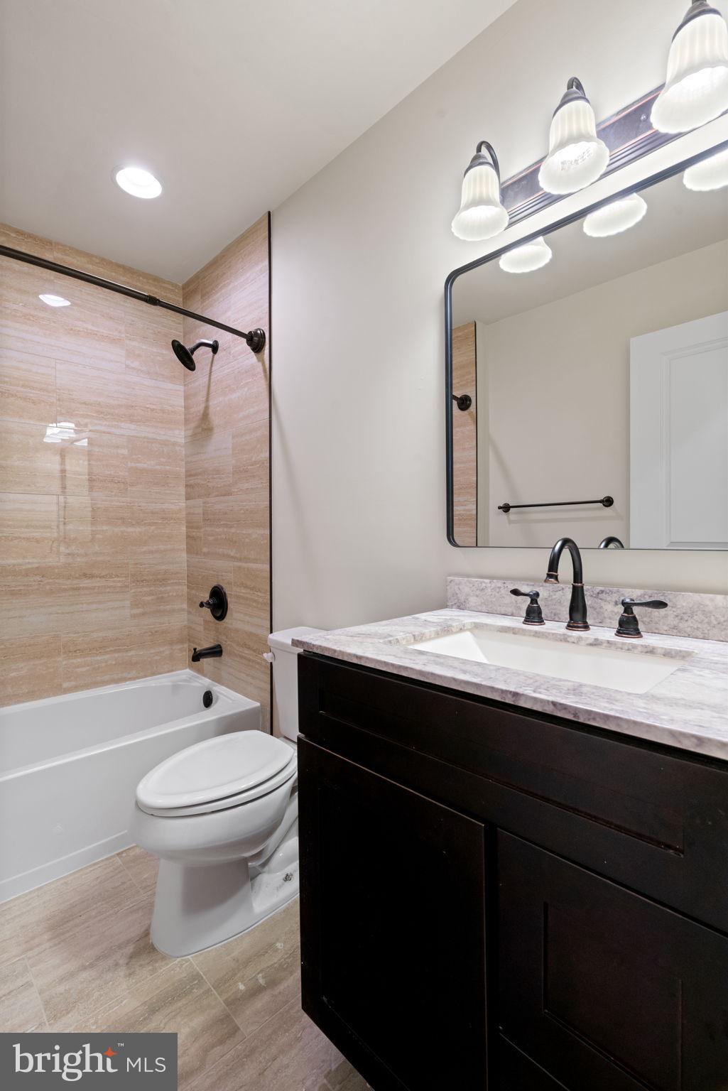 DISCOVERY SQUARE - Residential Lease