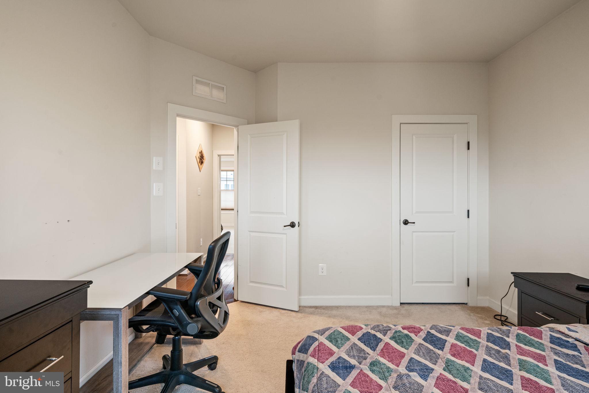 DISCOVERY SQUARE - Residential Lease