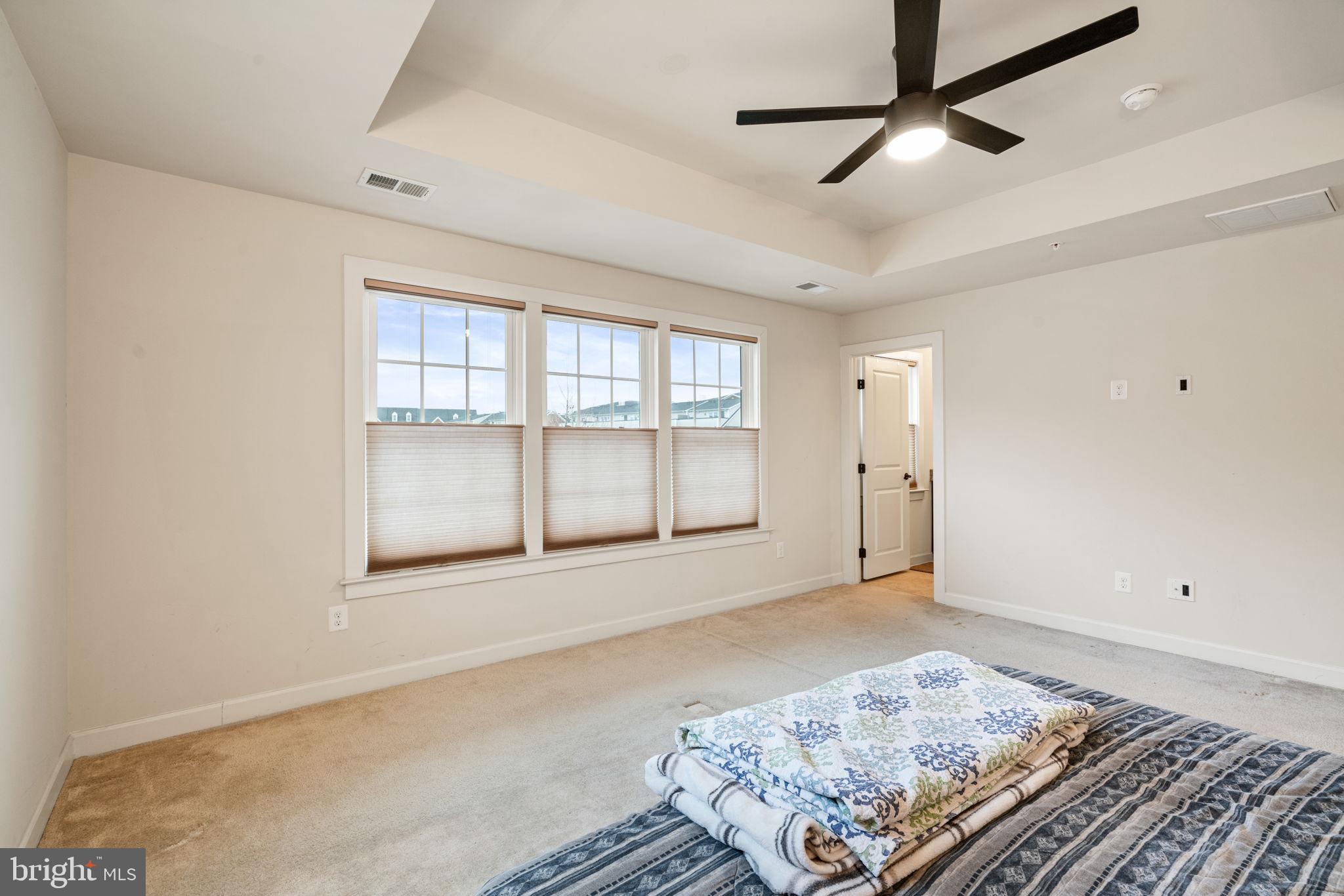 DISCOVERY SQUARE - Residential Lease