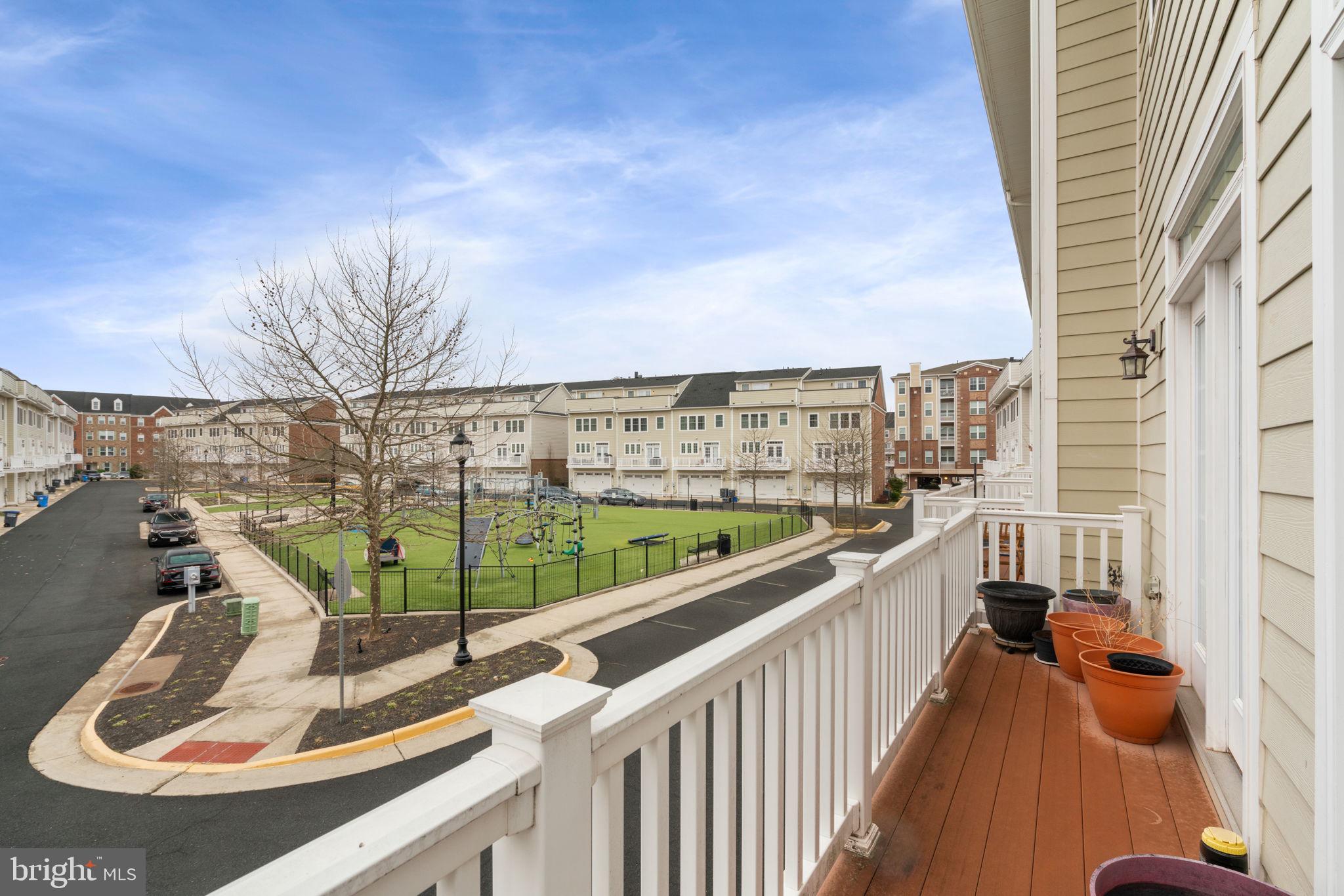 DISCOVERY SQUARE - Residential Lease