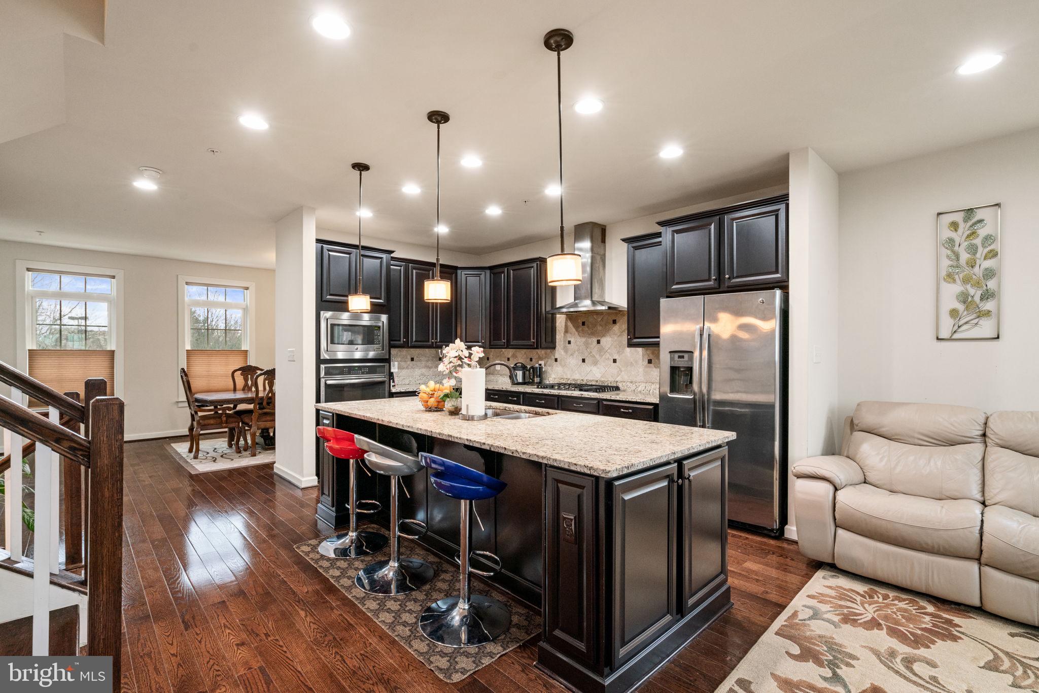 DISCOVERY SQUARE - Residential Lease