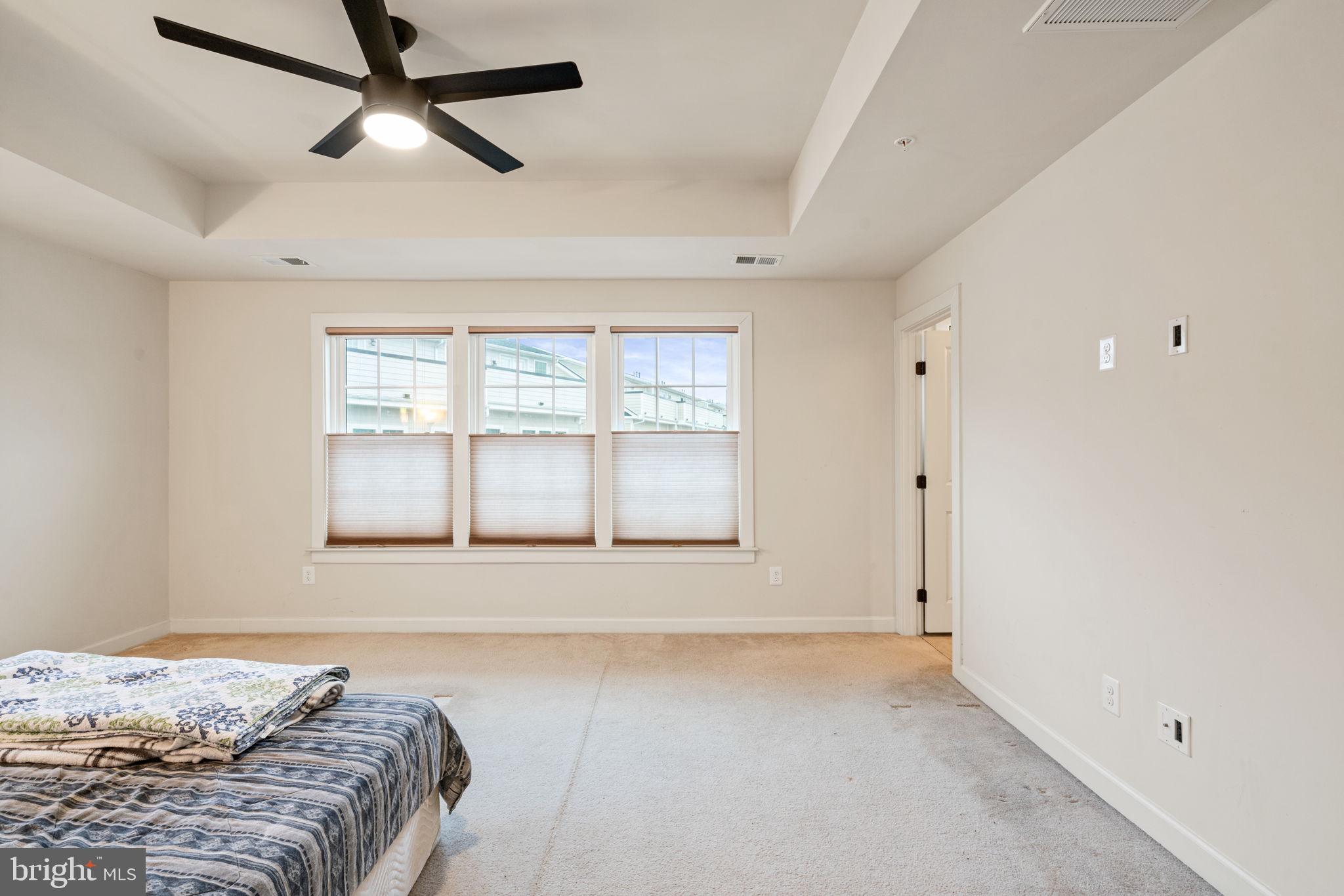 DISCOVERY SQUARE - Residential Lease