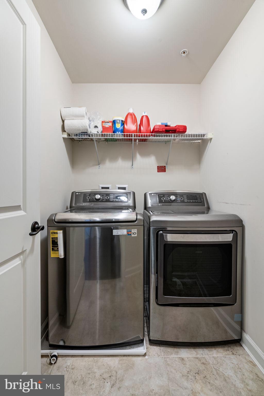 DISCOVERY SQUARE - Residential Lease