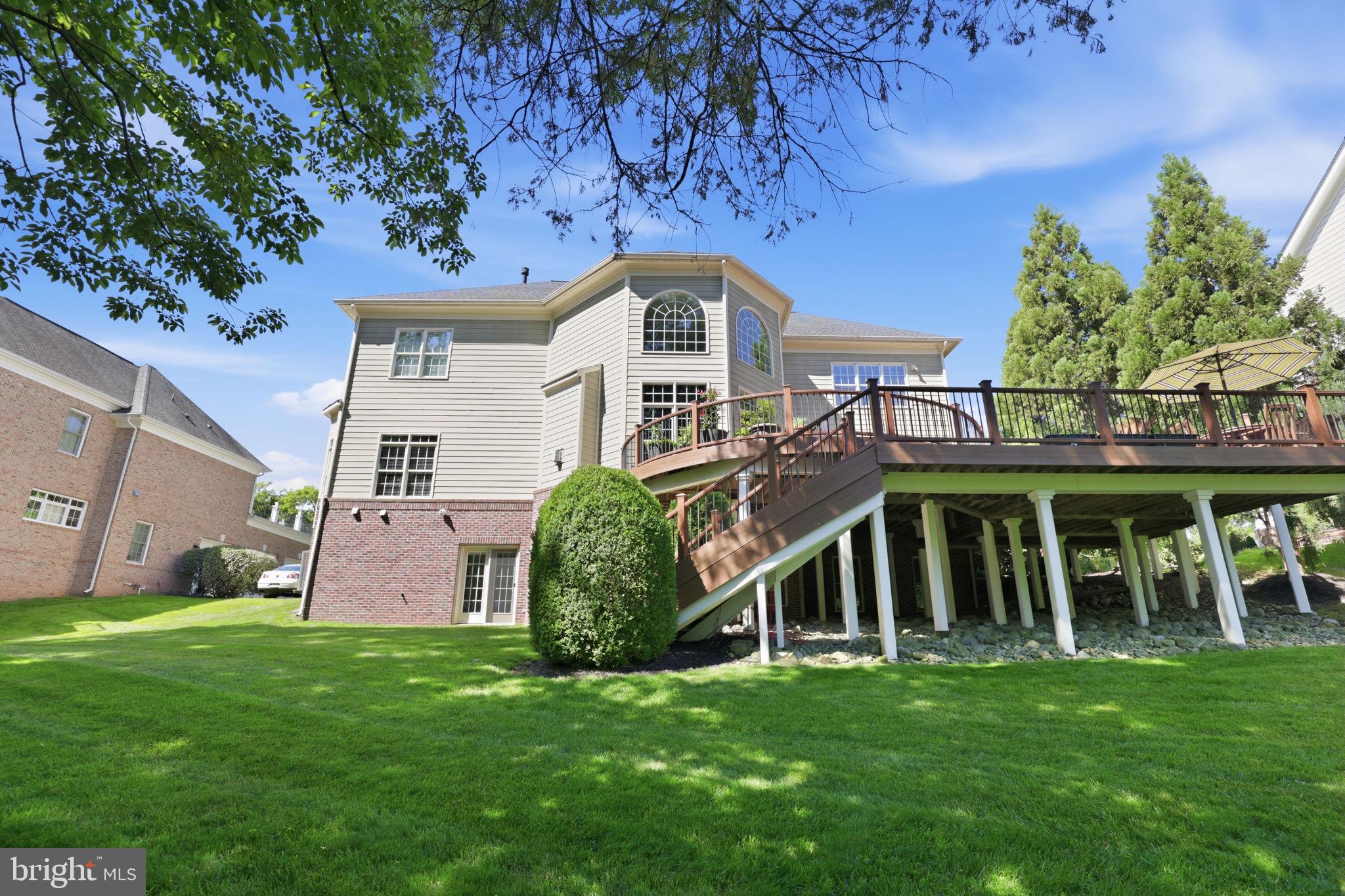 LANSDOWNE ON THE POTOMAC - Residential