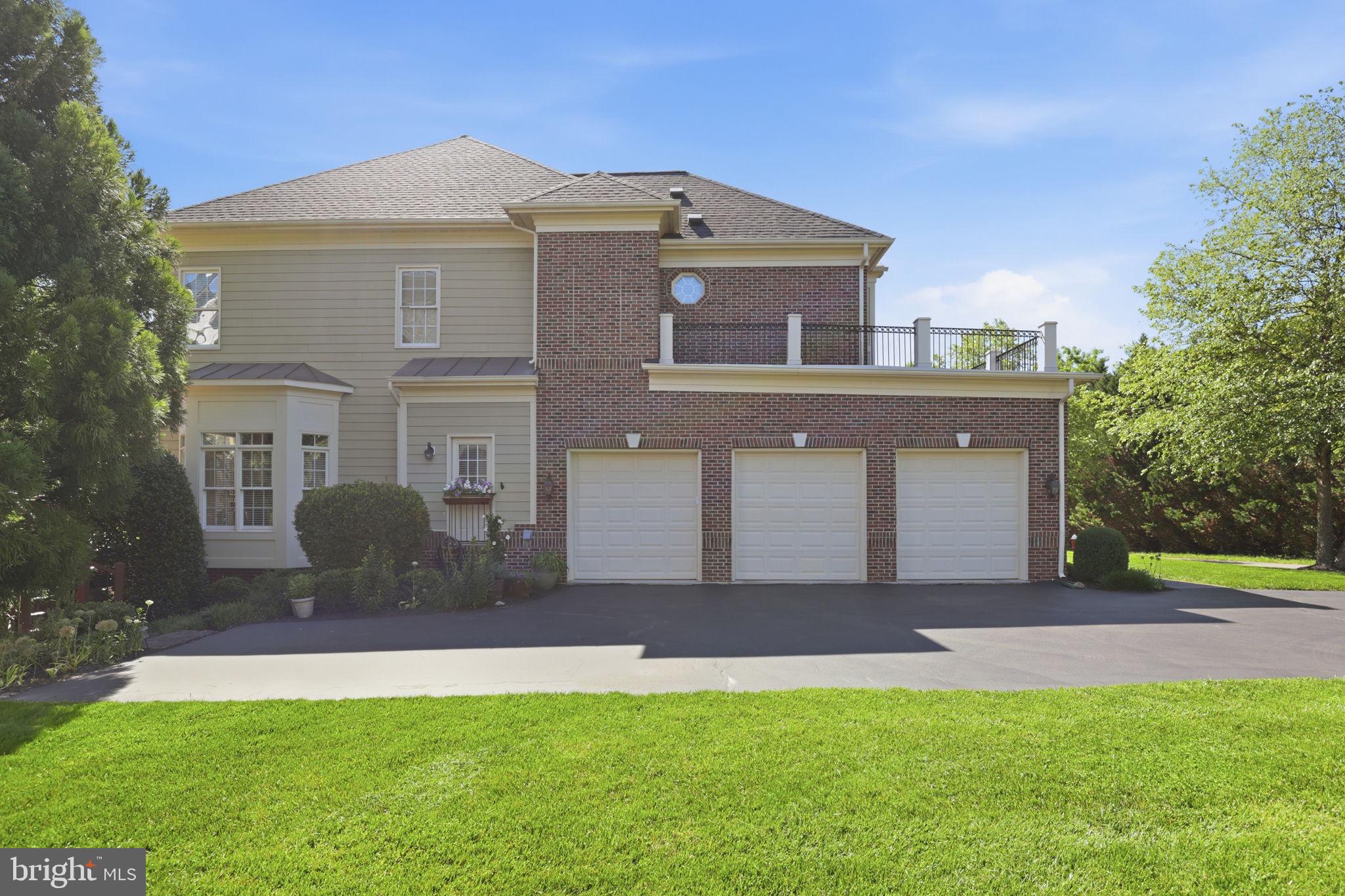 LANSDOWNE ON THE POTOMAC - Residential