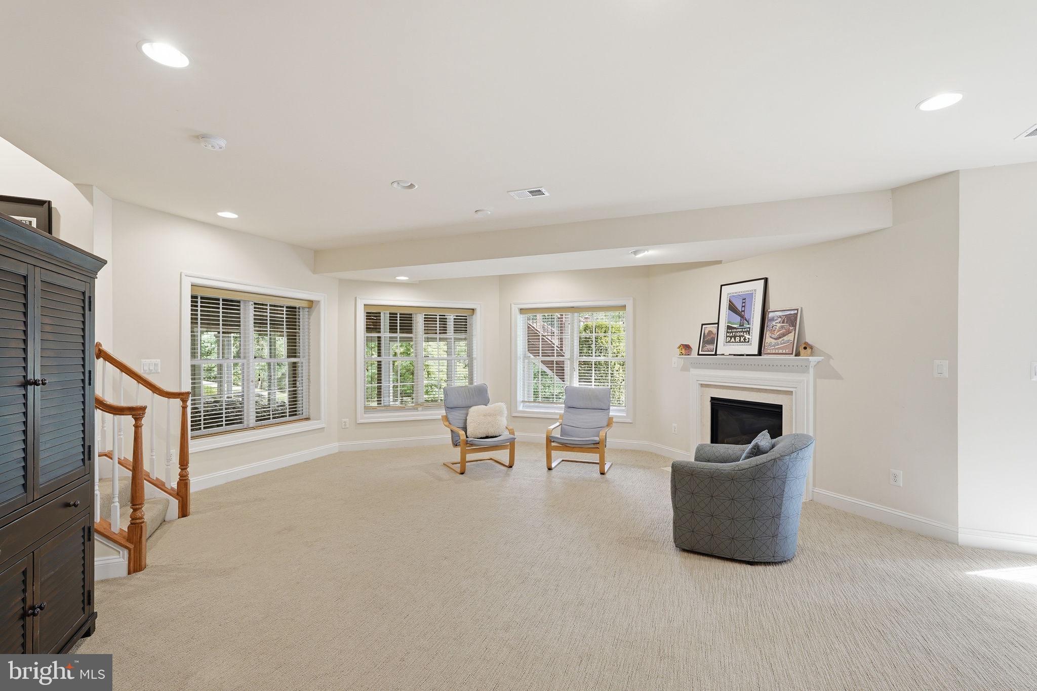 LANSDOWNE ON THE POTOMAC - Residential