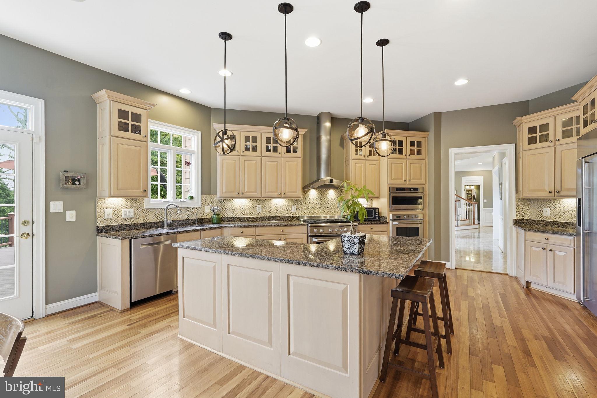 LANSDOWNE ON THE POTOMAC - Residential