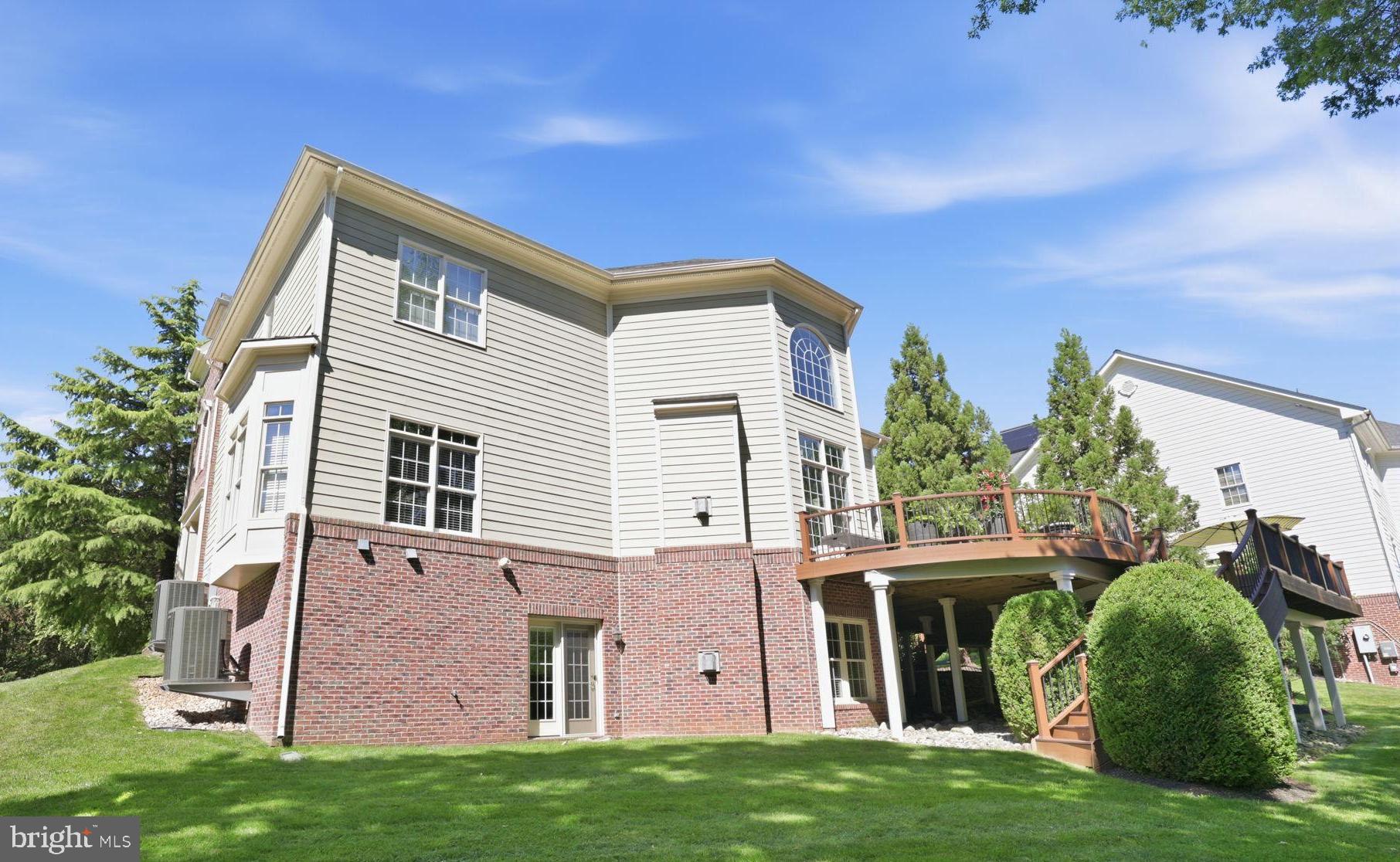 LANSDOWNE ON THE POTOMAC - Residential
