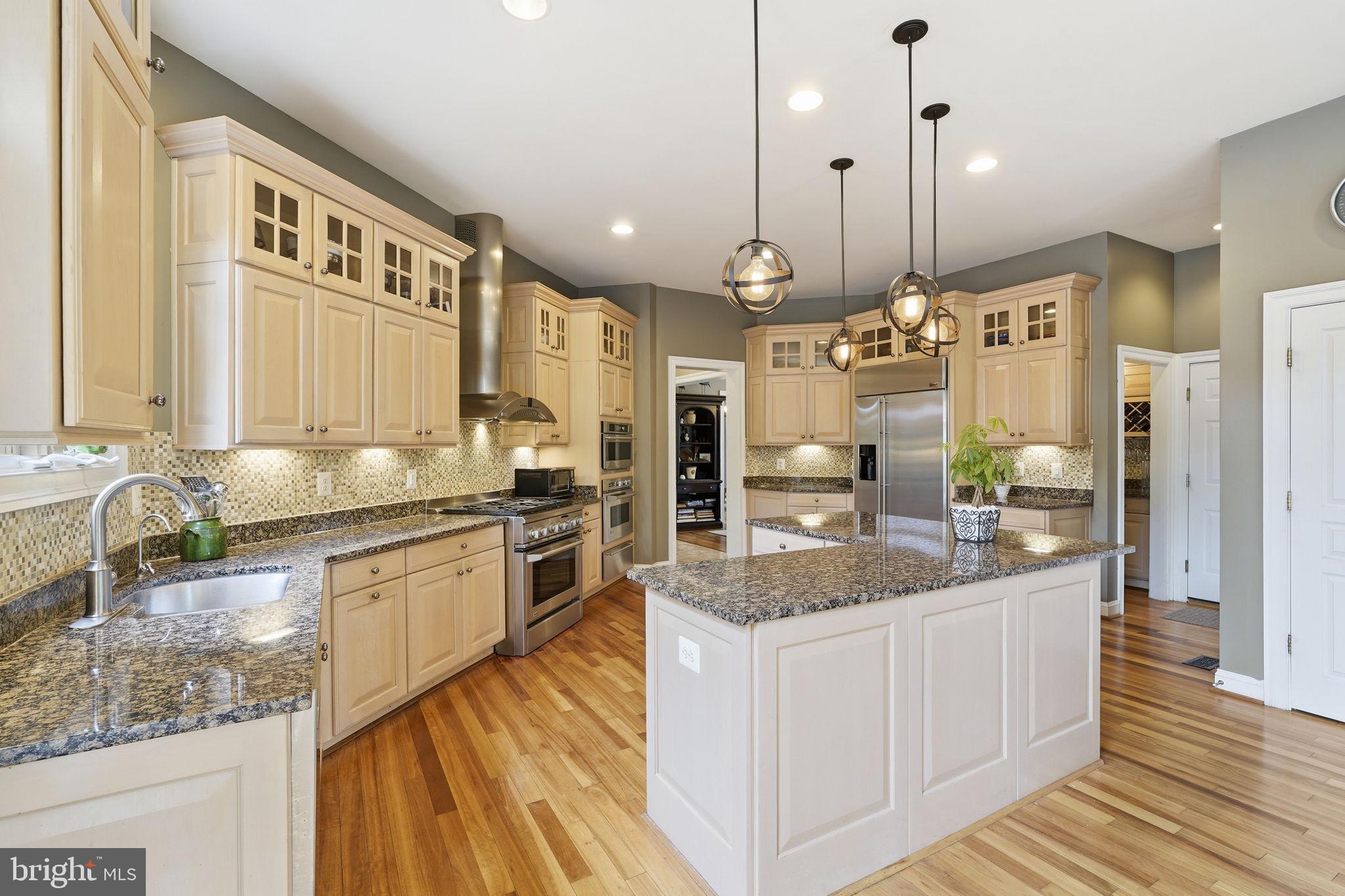LANSDOWNE ON THE POTOMAC - Residential