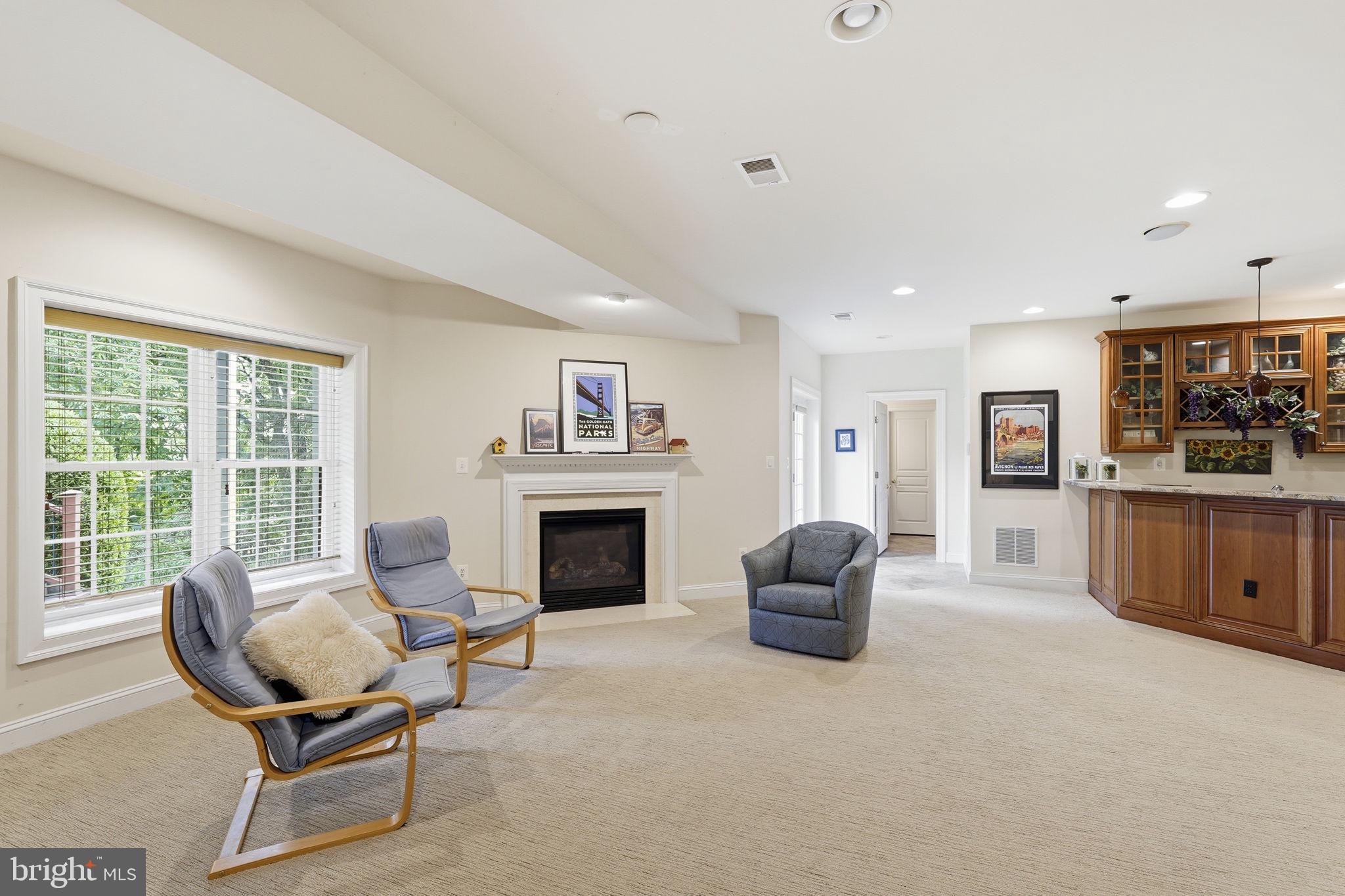 LANSDOWNE ON THE POTOMAC - Residential