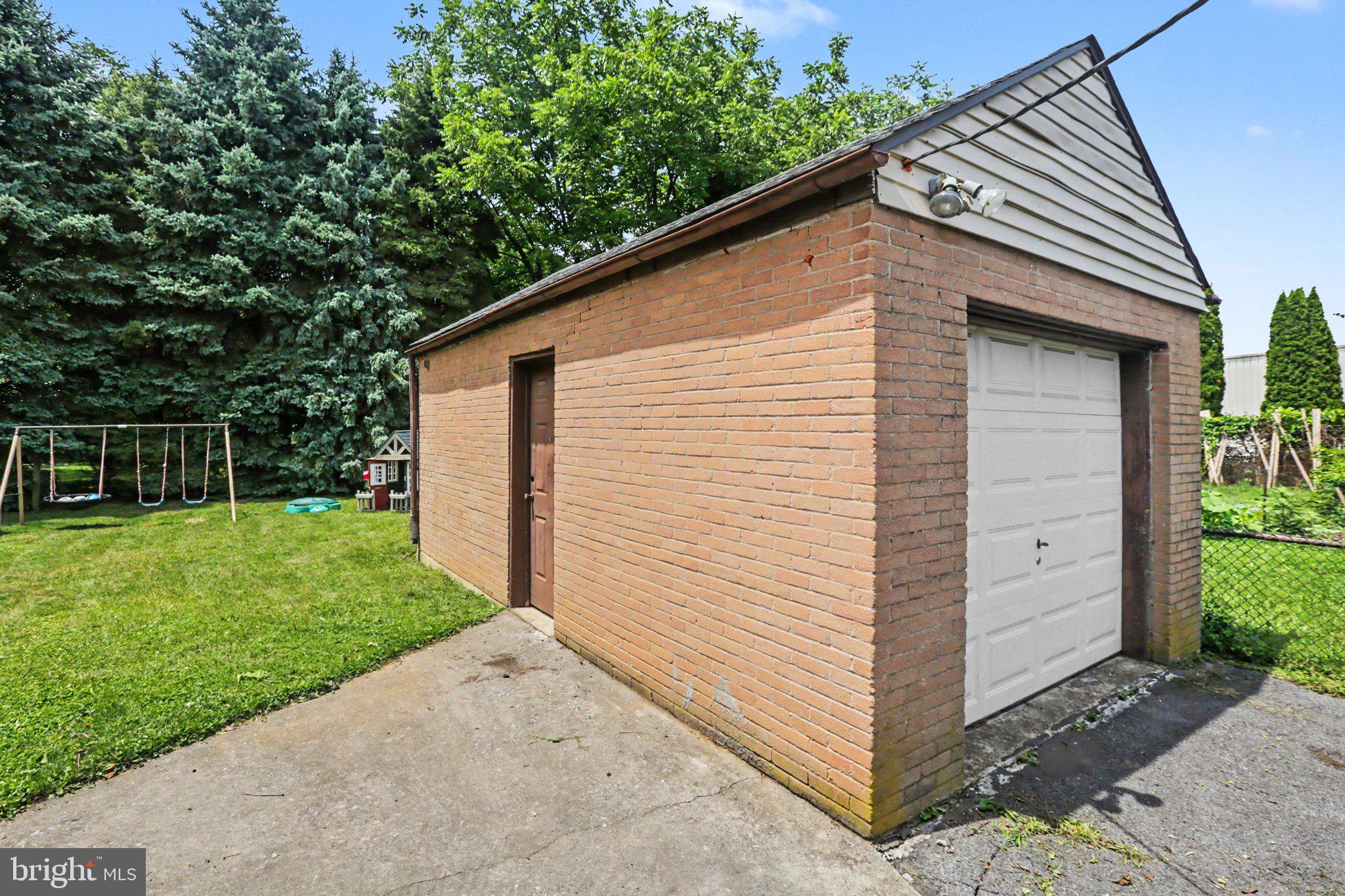 SILVER SPRING TWP - Residential