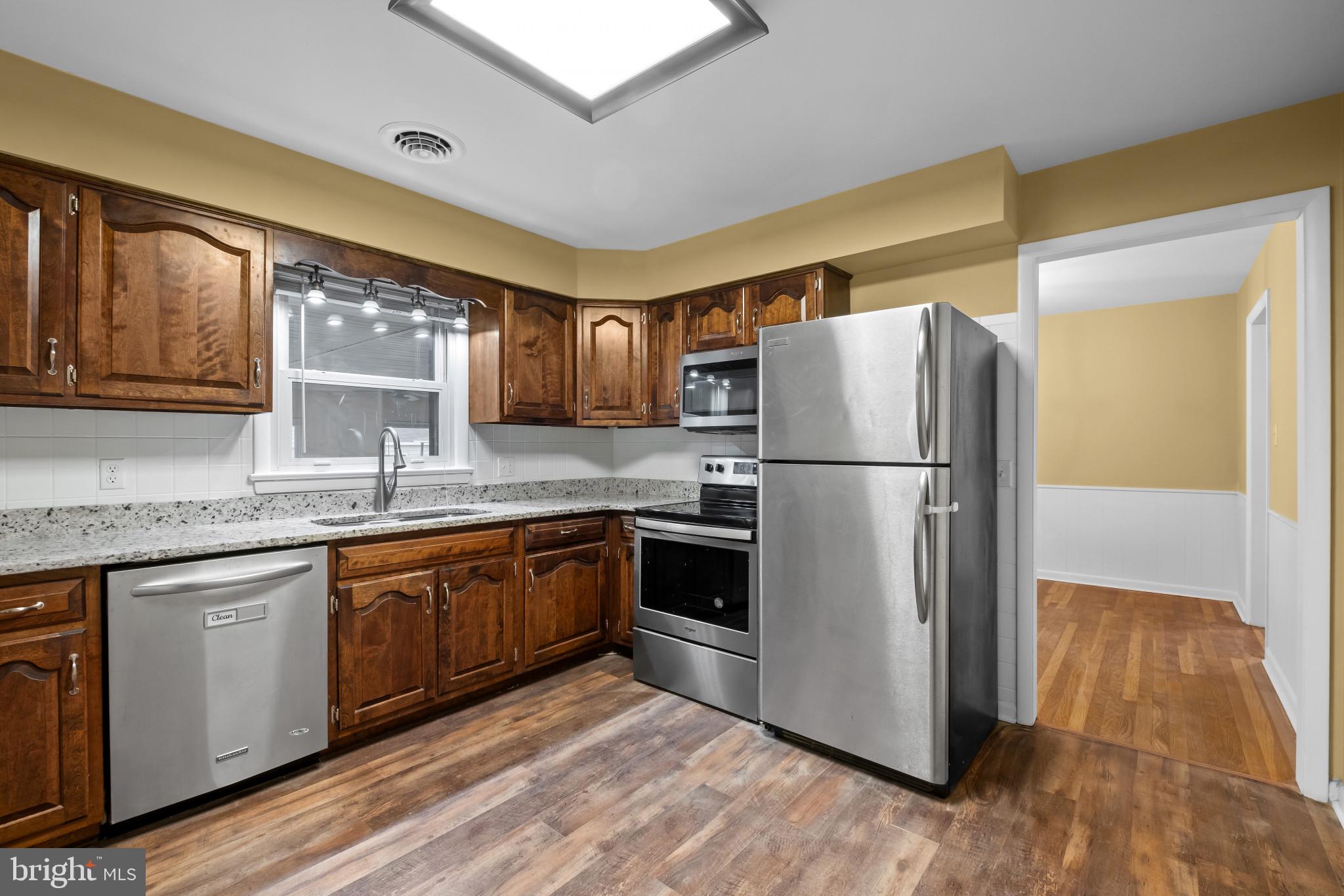 CRESTWOOD - Residential