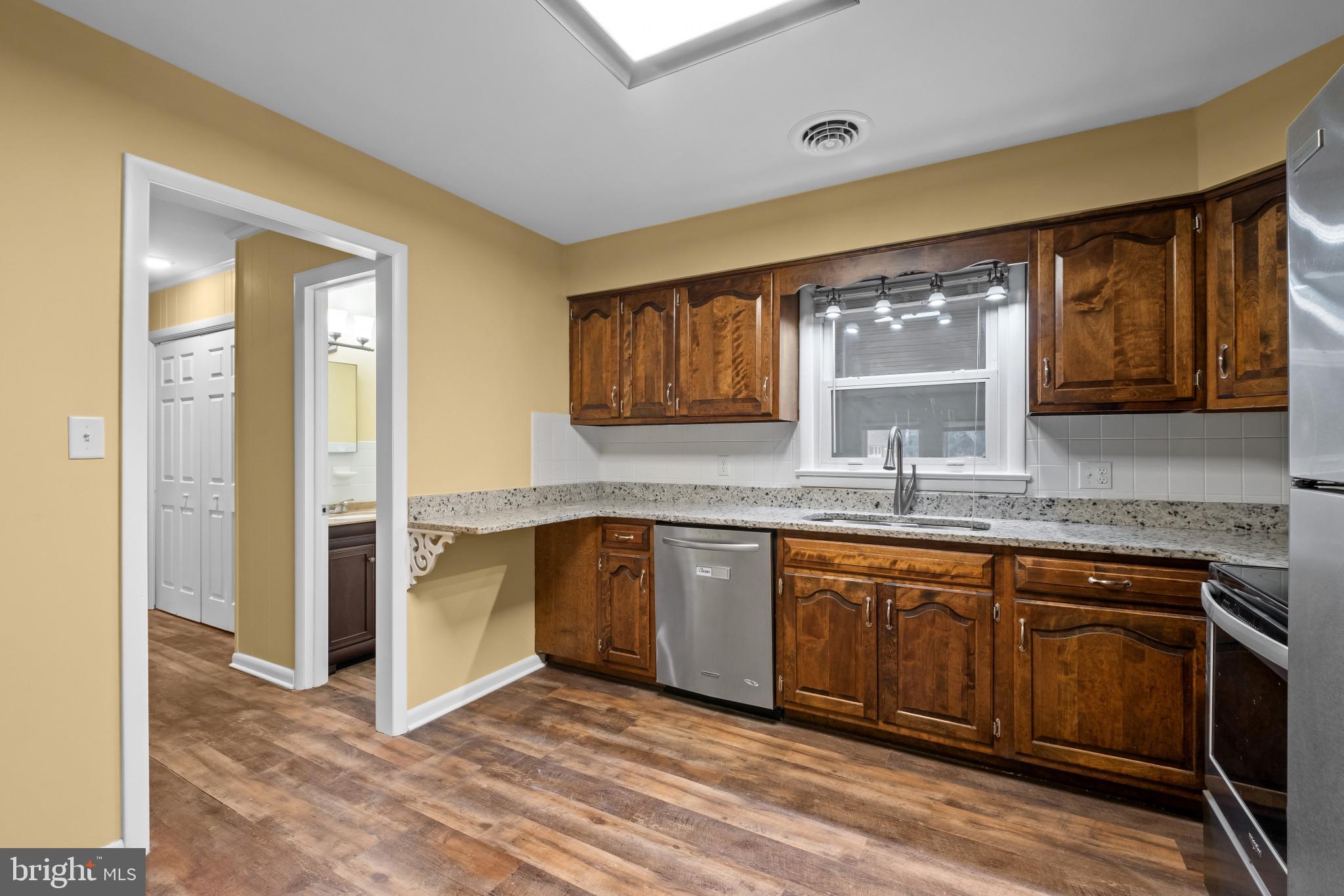 CRESTWOOD - Residential