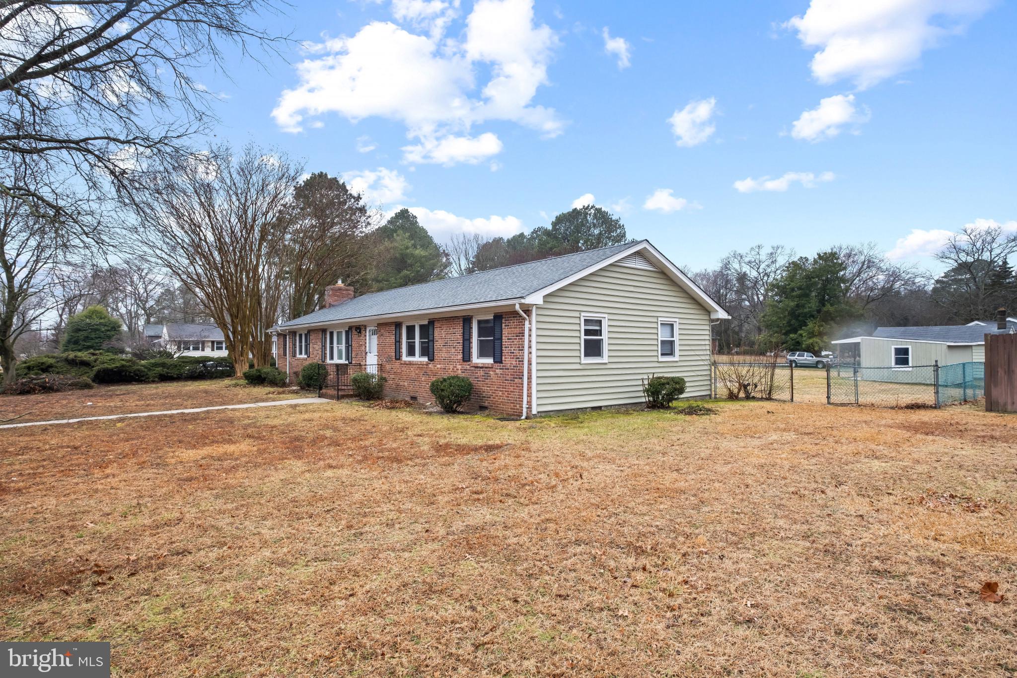 CRESTWOOD - Residential