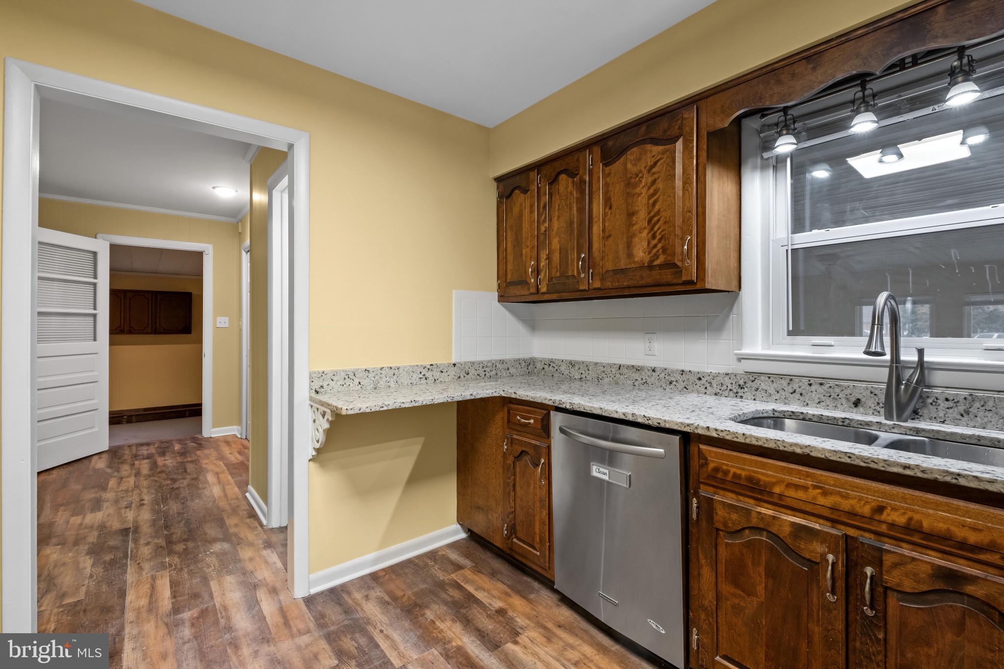 CRESTWOOD - Residential