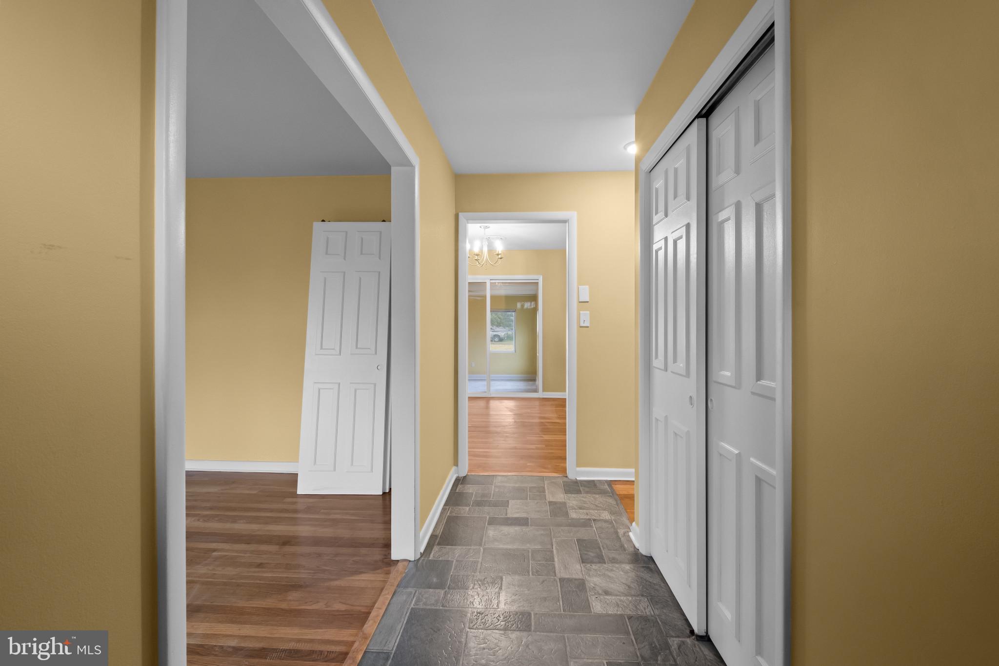 CRESTWOOD - Residential