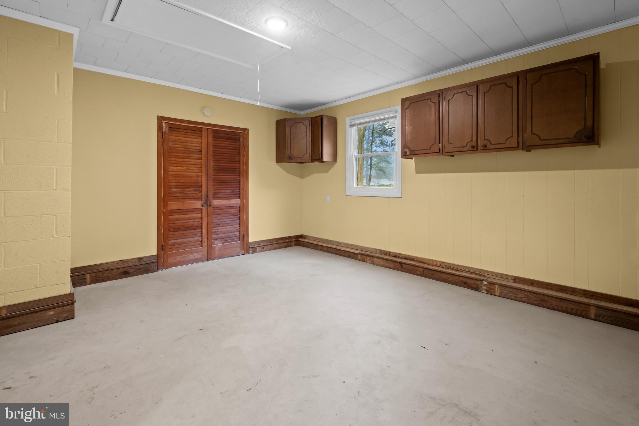 CRESTWOOD - Residential