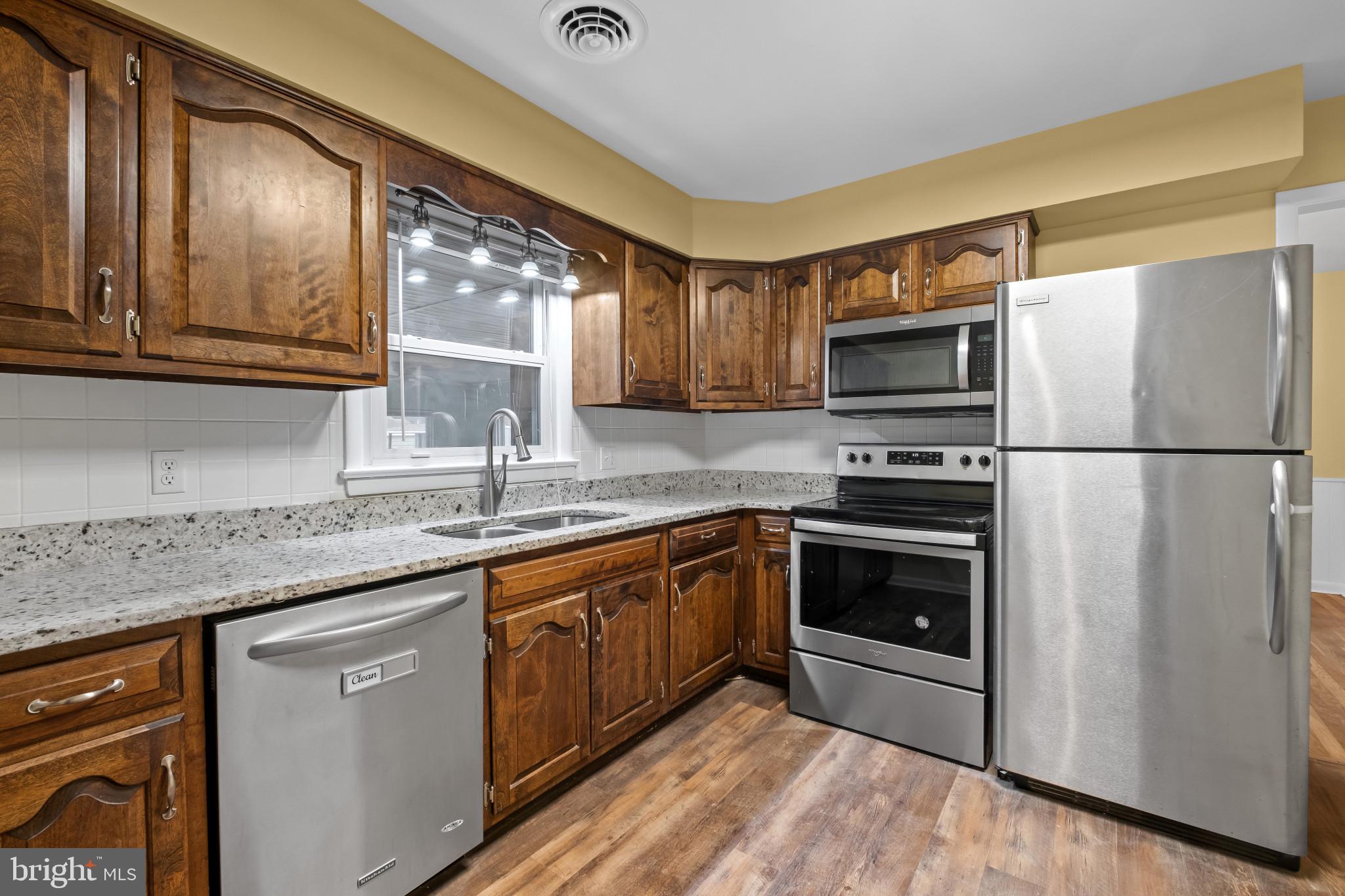 CRESTWOOD - Residential