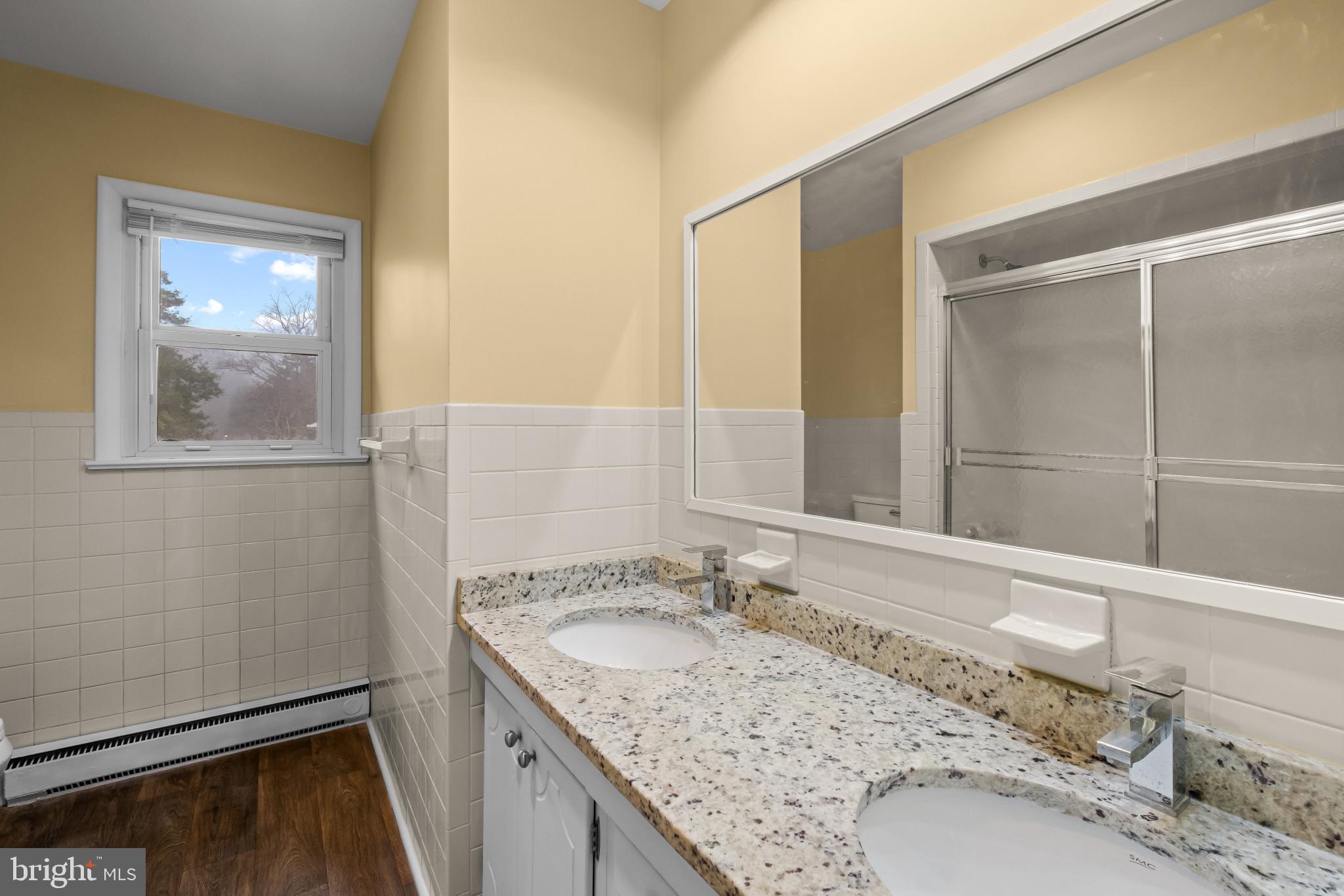 CRESTWOOD - Residential