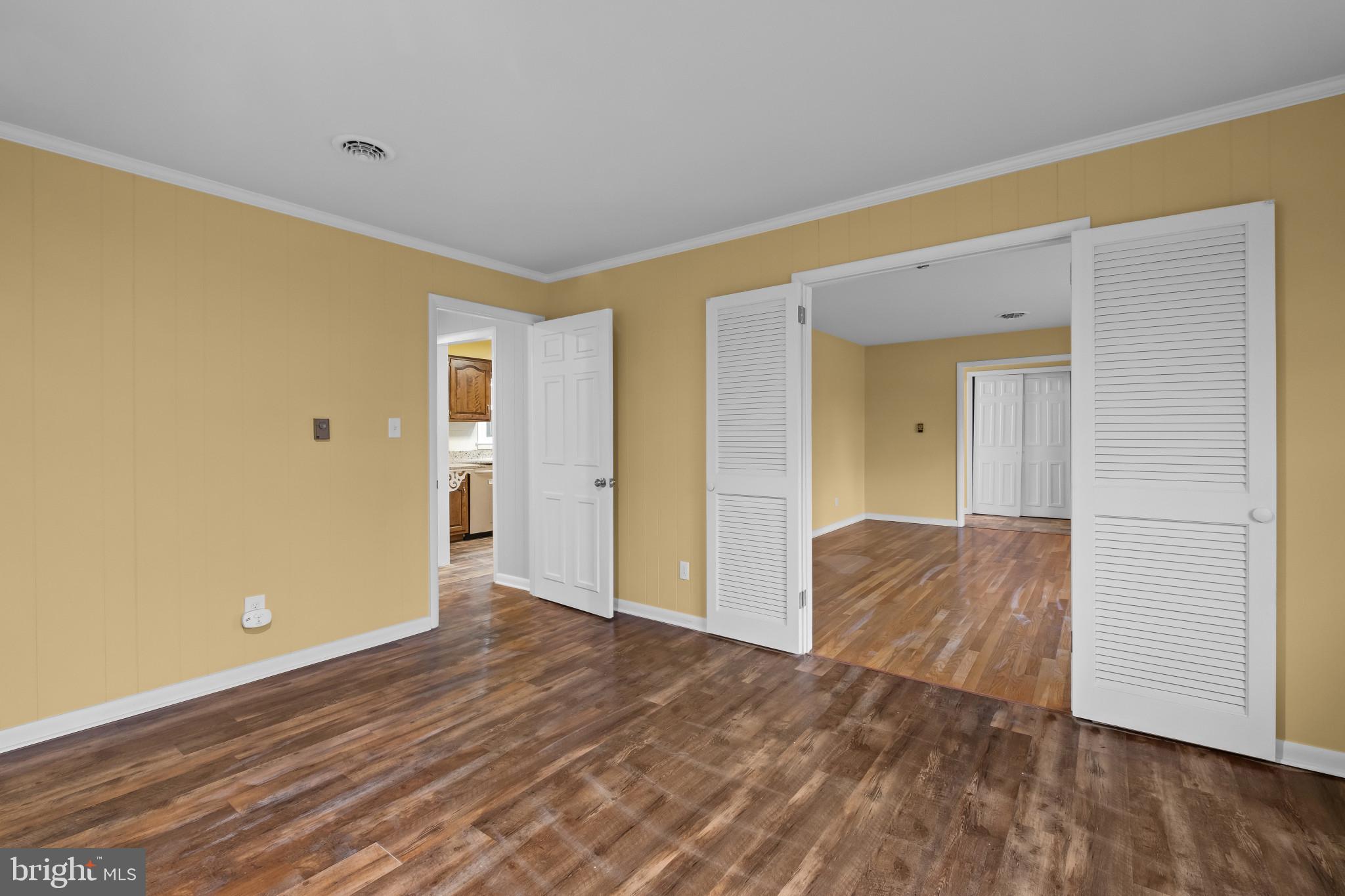 CRESTWOOD - Residential